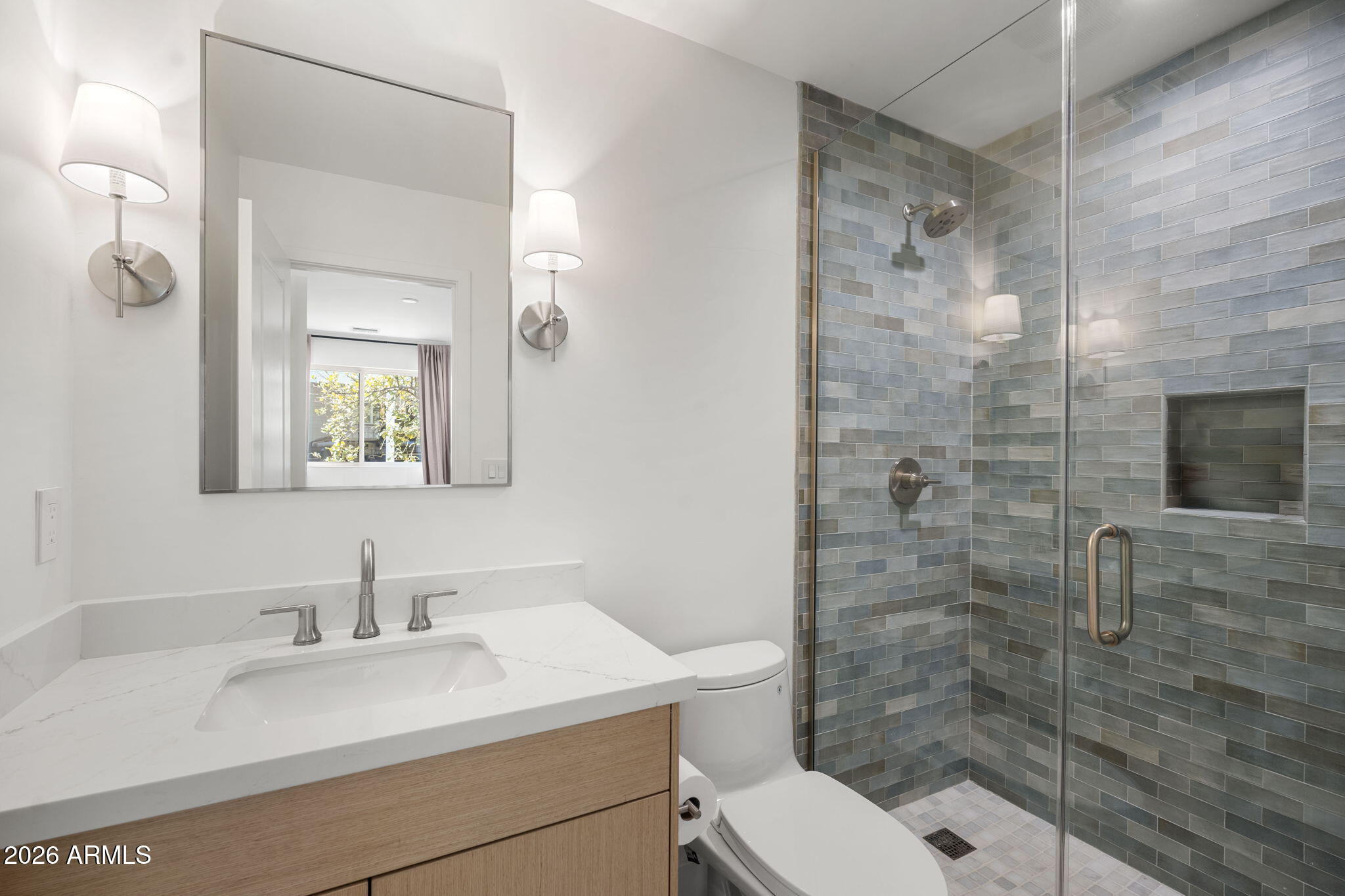 4323 E Whitton Avenue