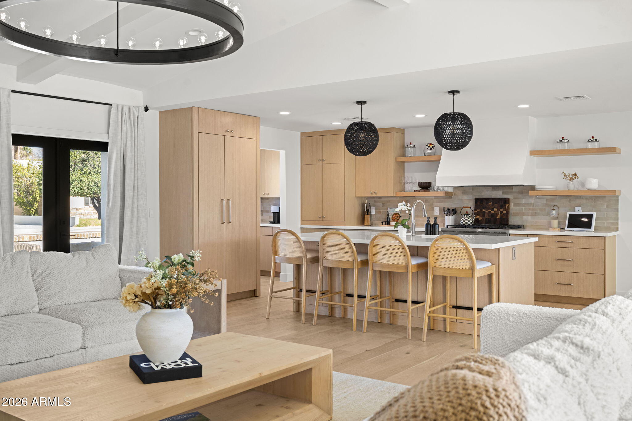 4323 E Whitton Avenue