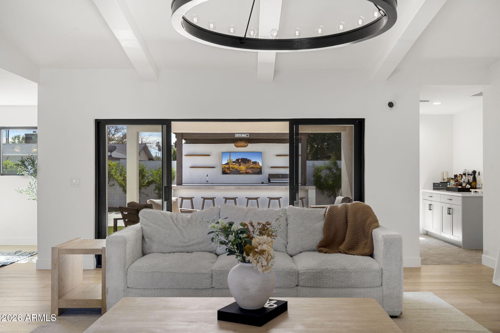 4323 E Whitton Avenue