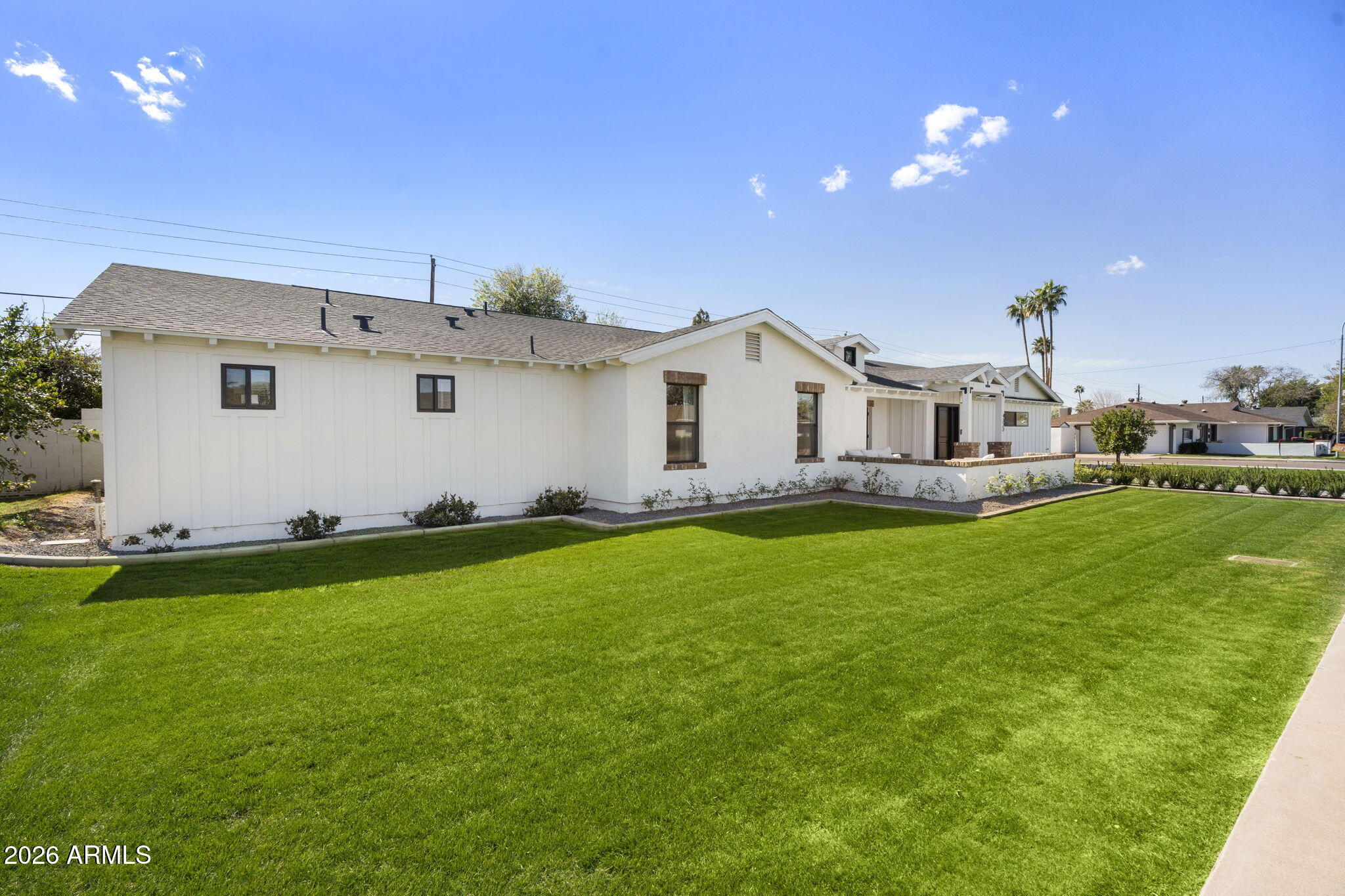 4323 E Whitton Avenue