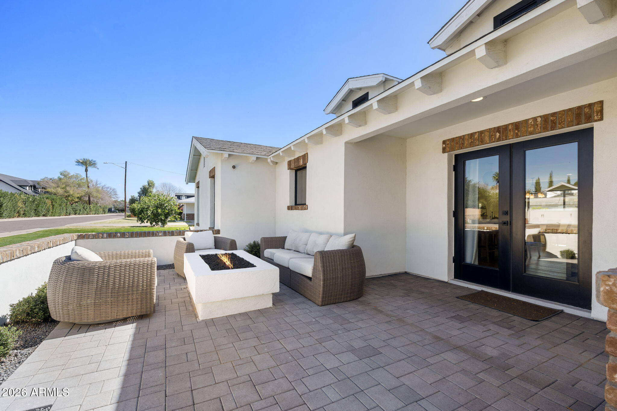 4323 E Whitton Avenue