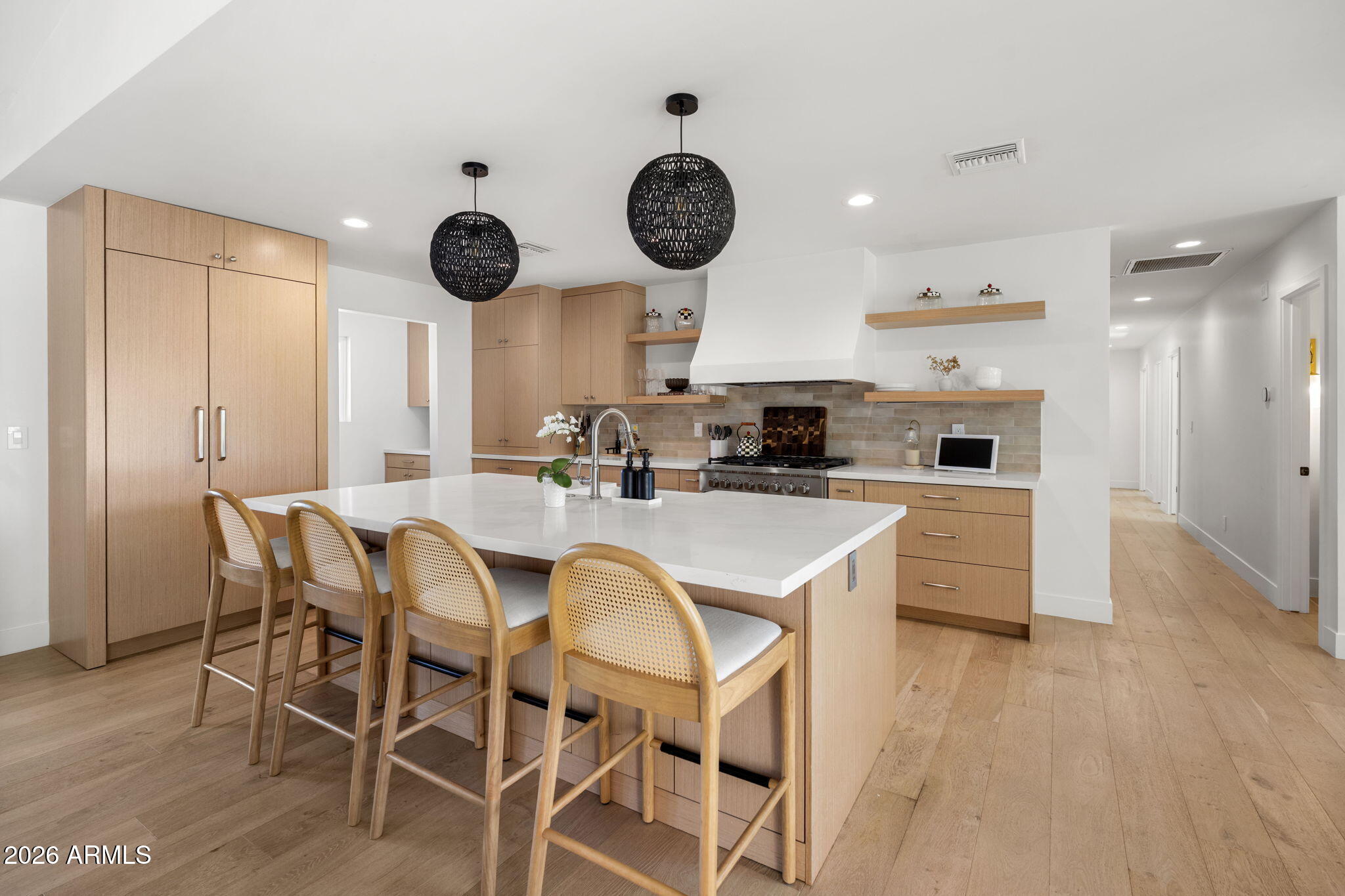 4323 E Whitton Avenue