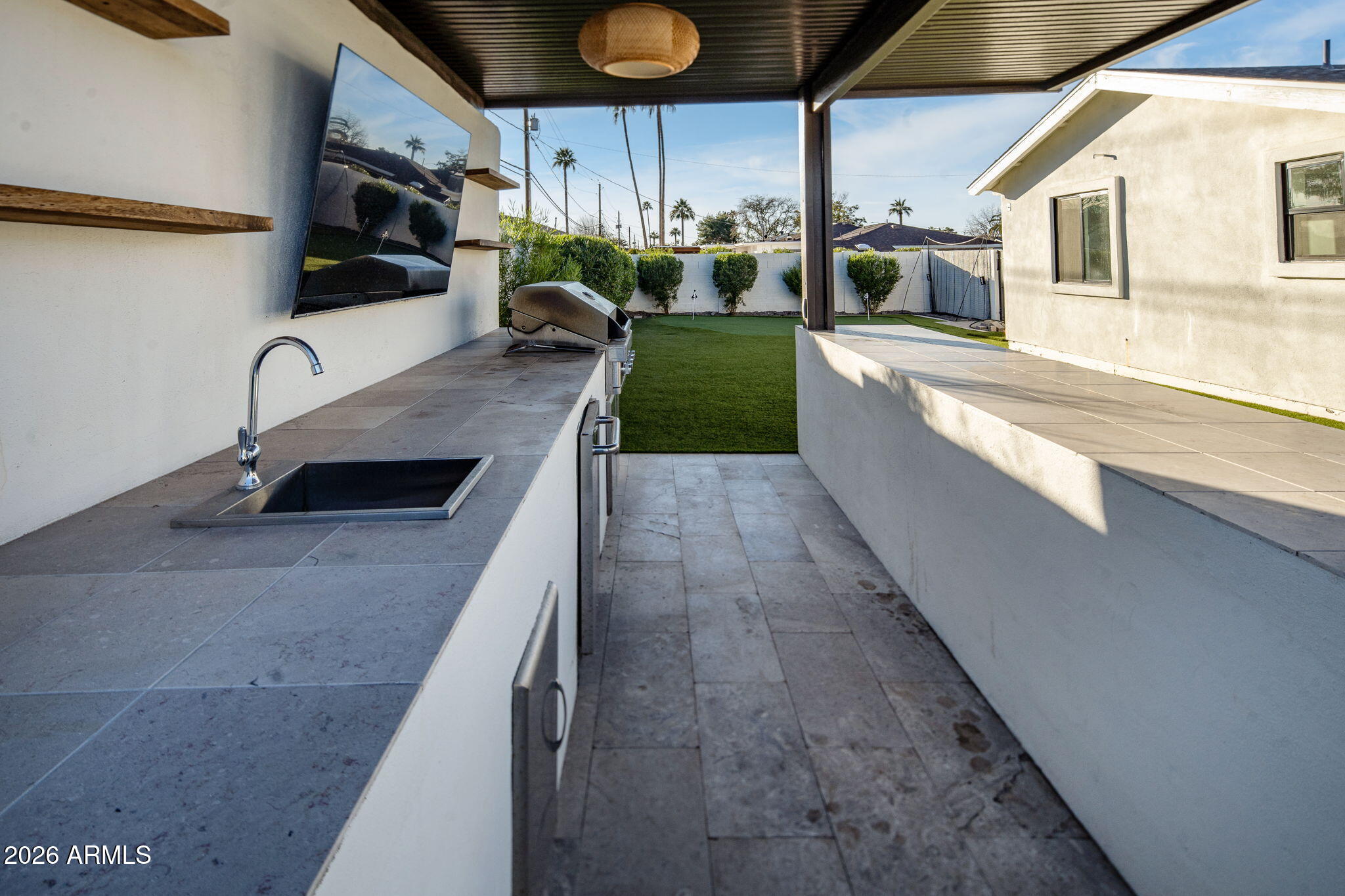 4323 E Whitton Avenue