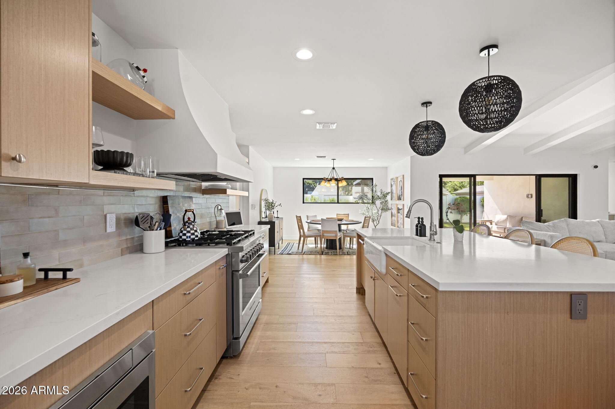 4323 E Whitton Avenue