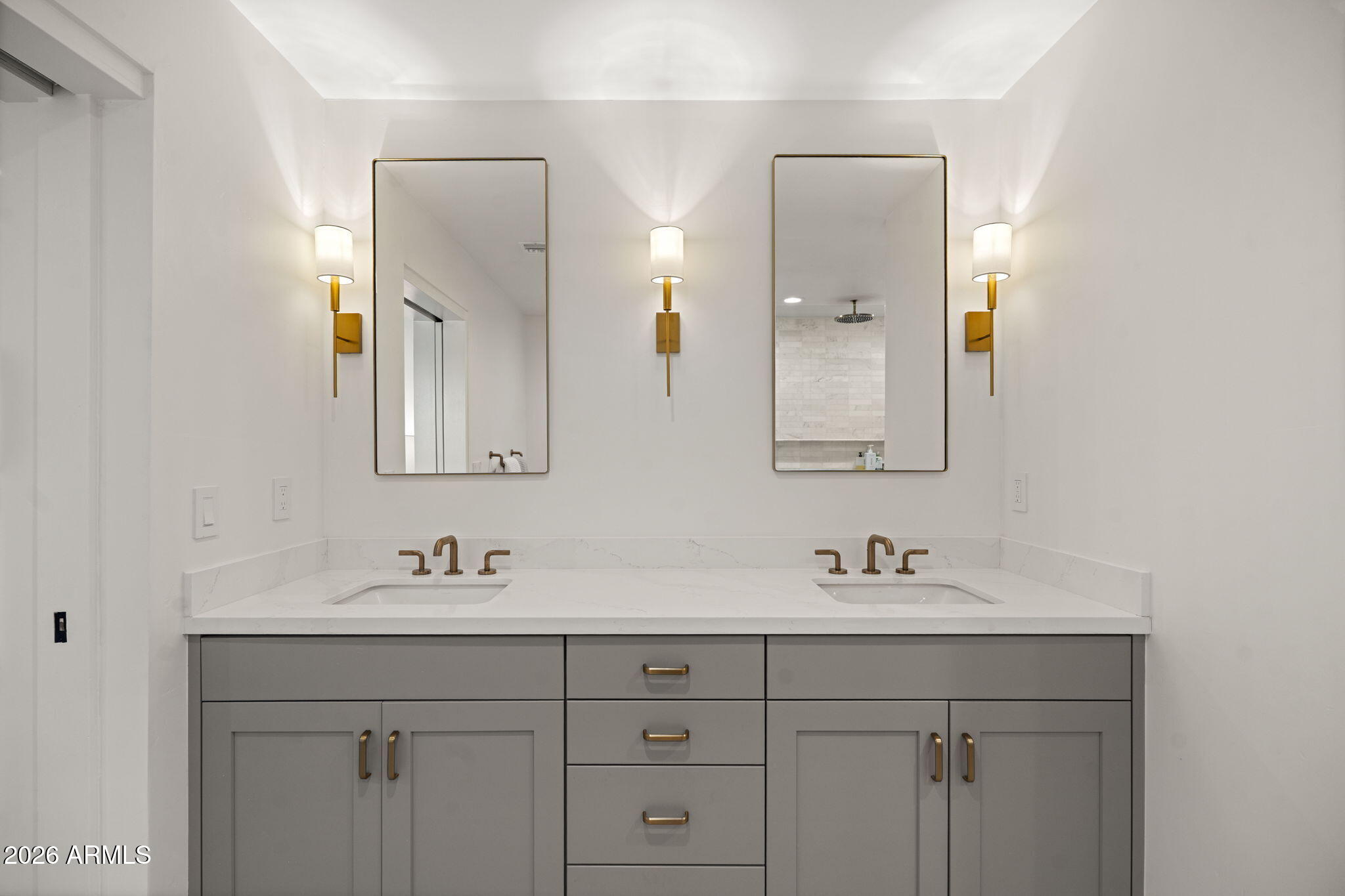 4323 E Whitton Avenue