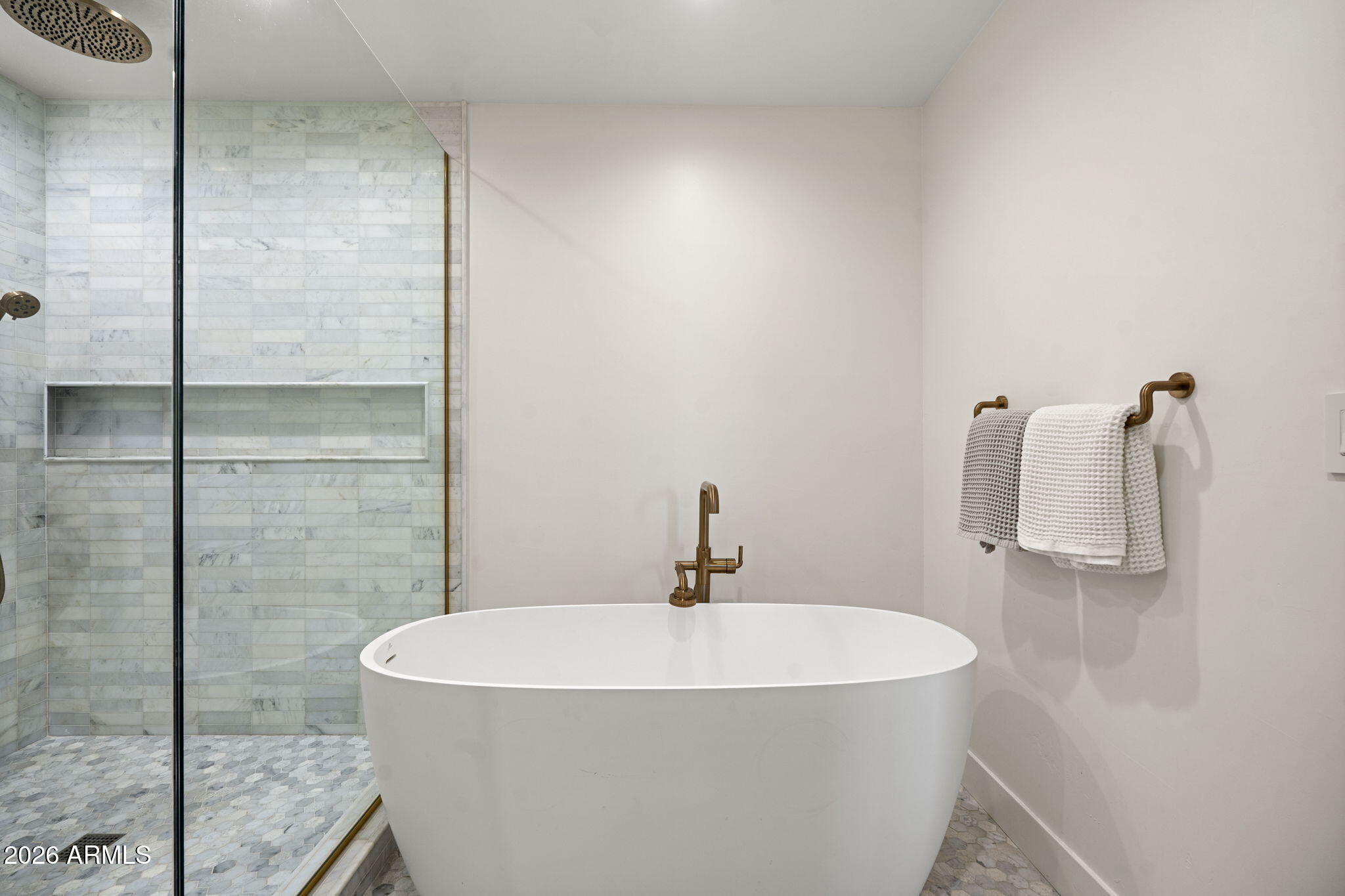 4323 E Whitton Avenue