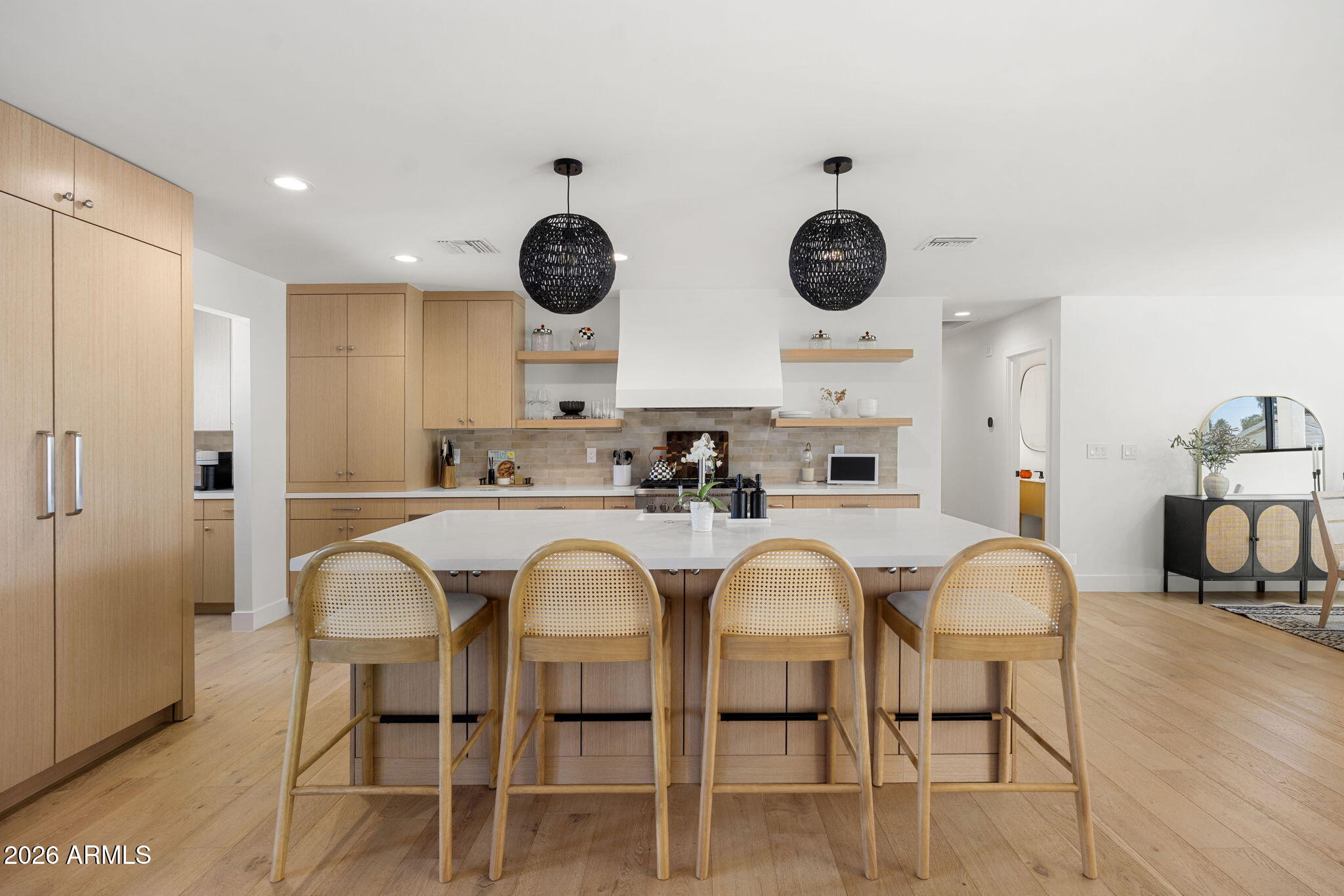 4323 E Whitton Avenue