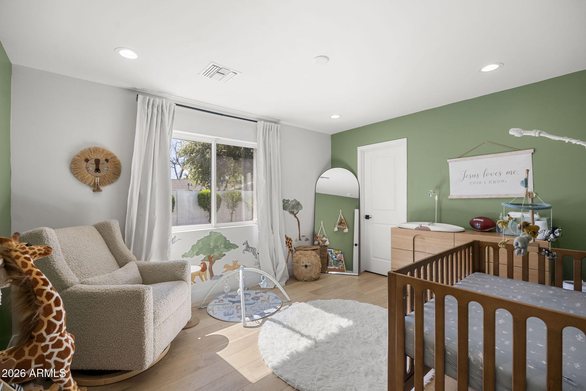 4323 E Whitton Avenue