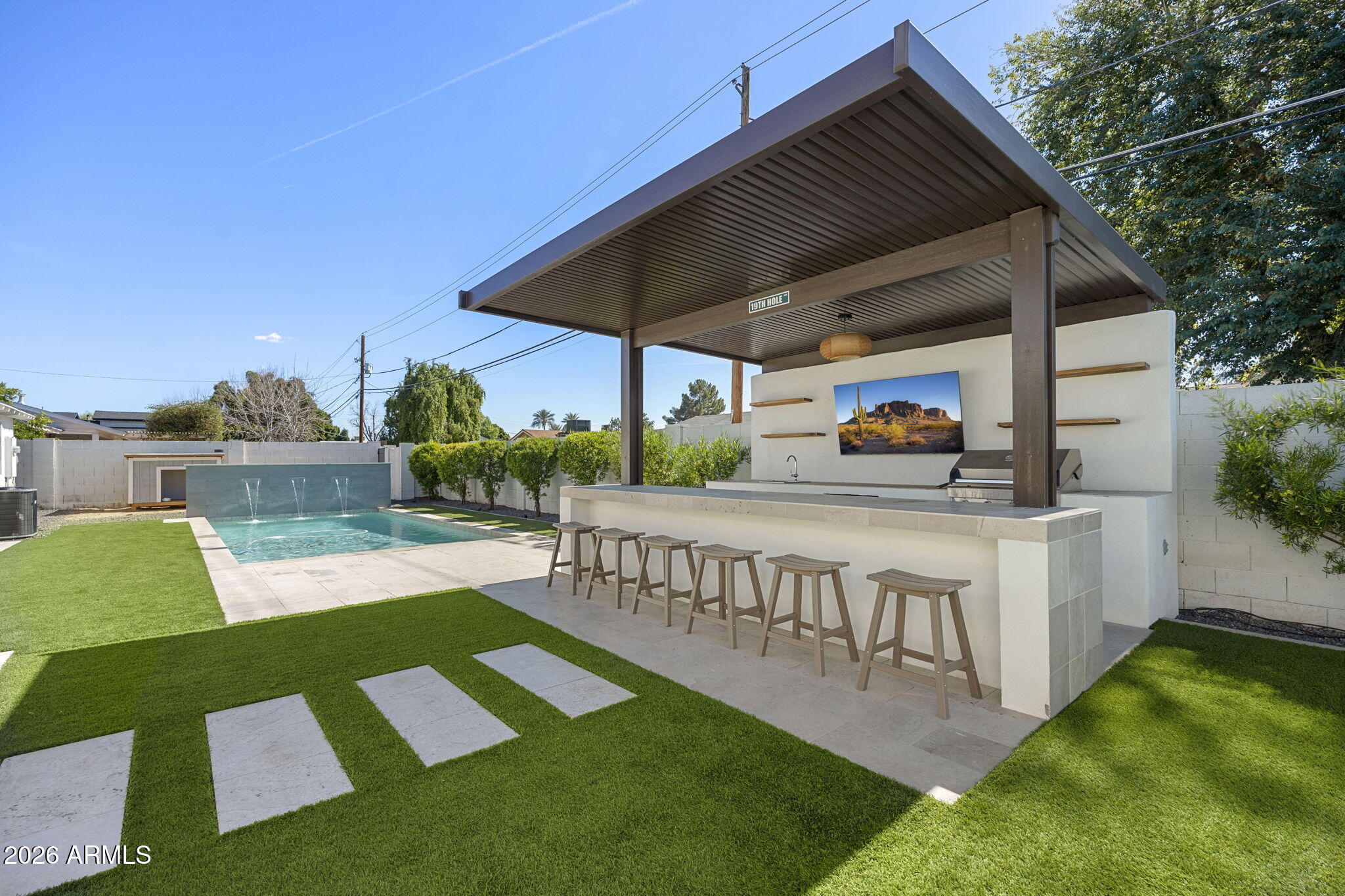 4323 E Whitton Avenue