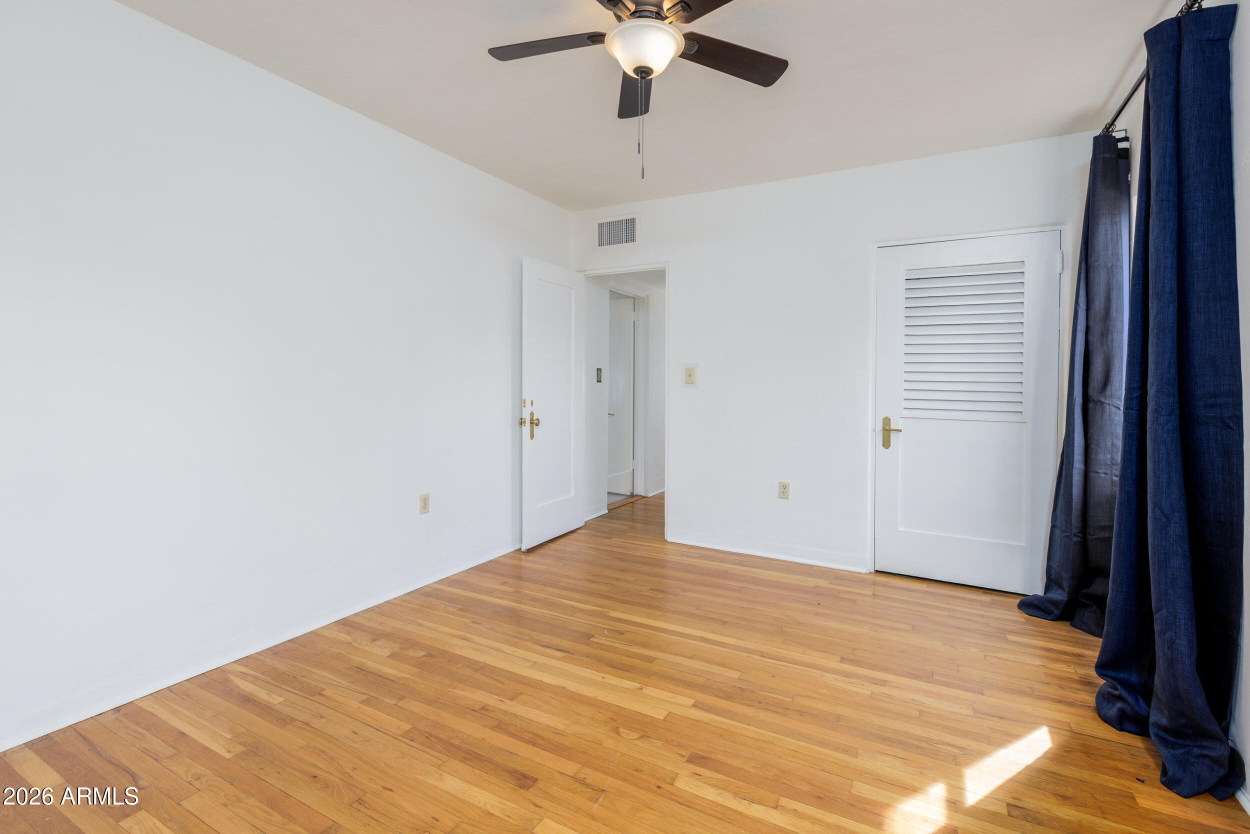 301 W Holly Street