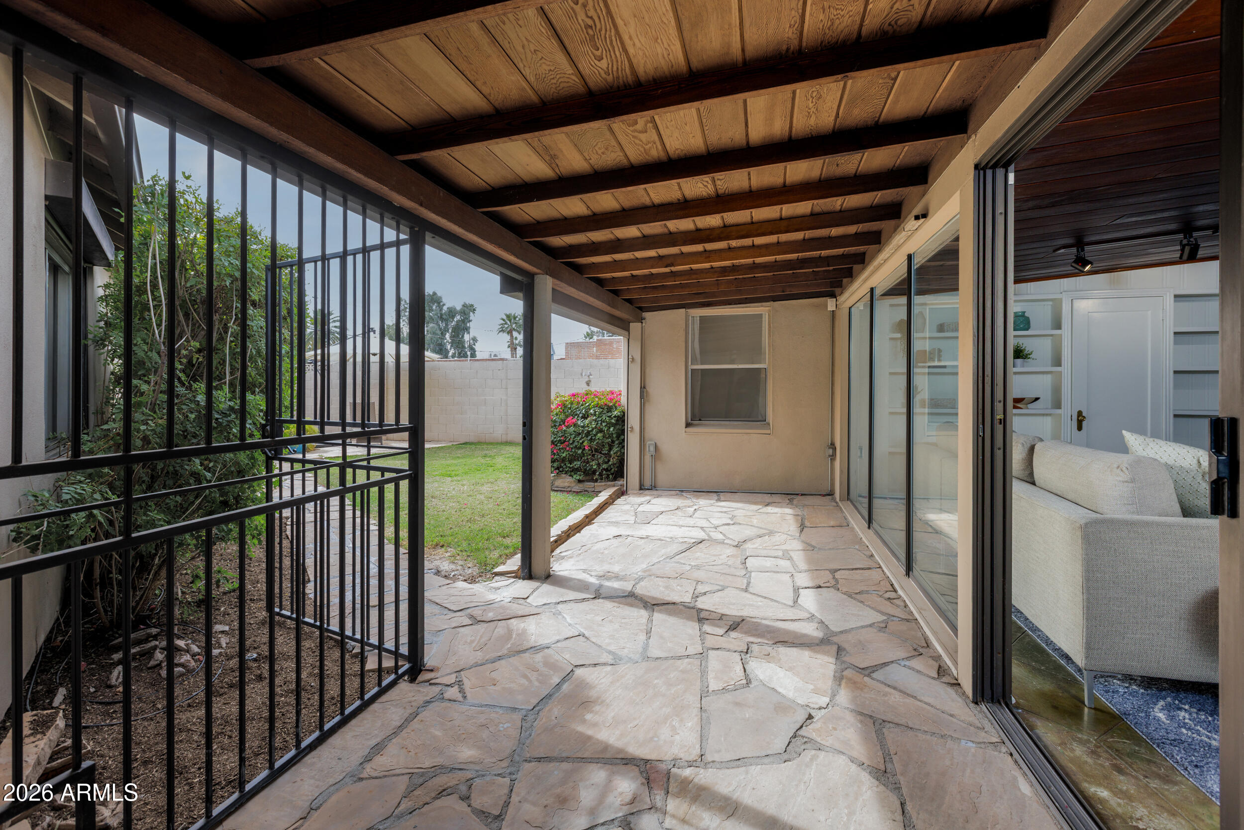 301 W Holly Street