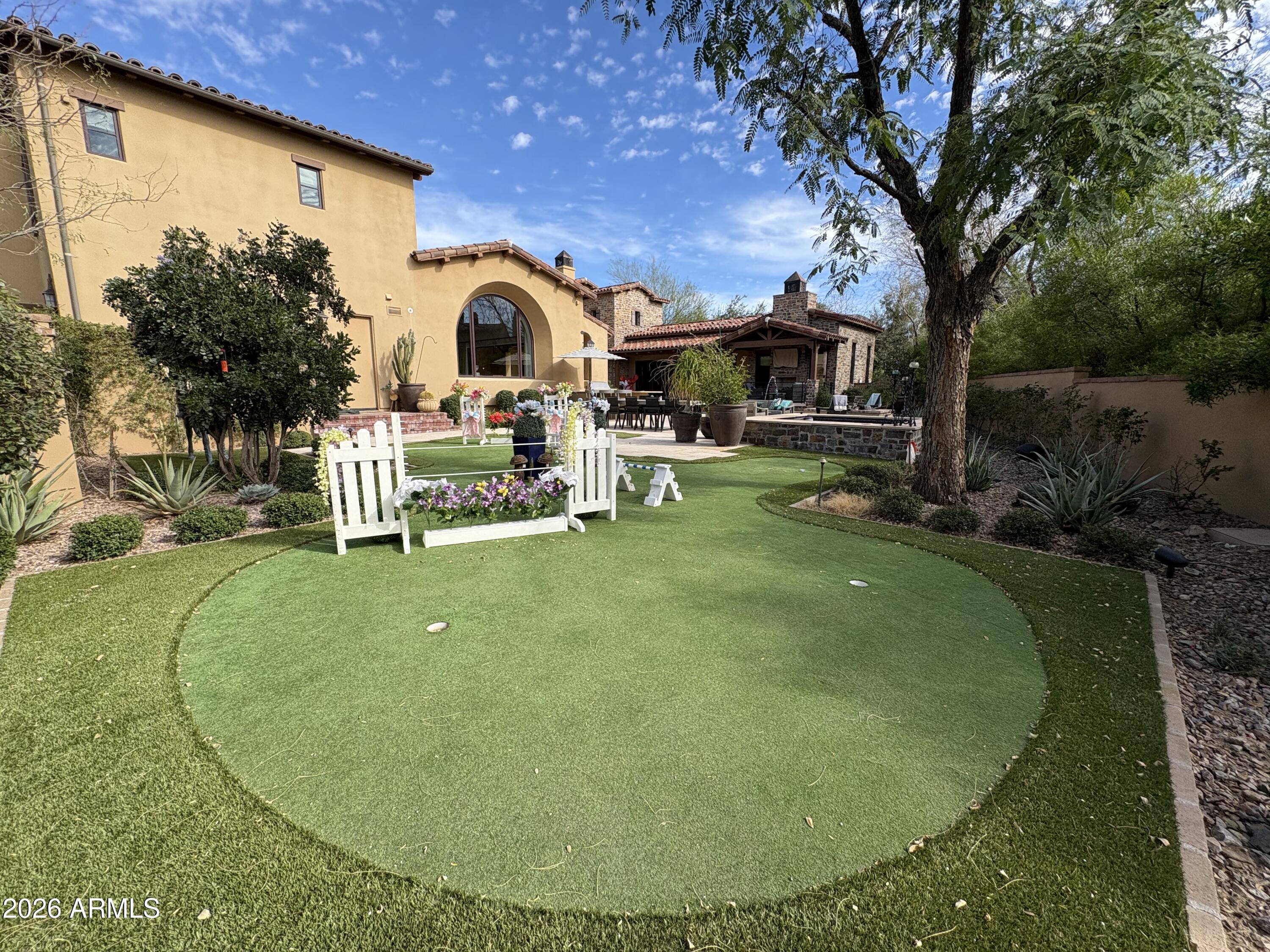 10244 E WINDRUNNER Drive