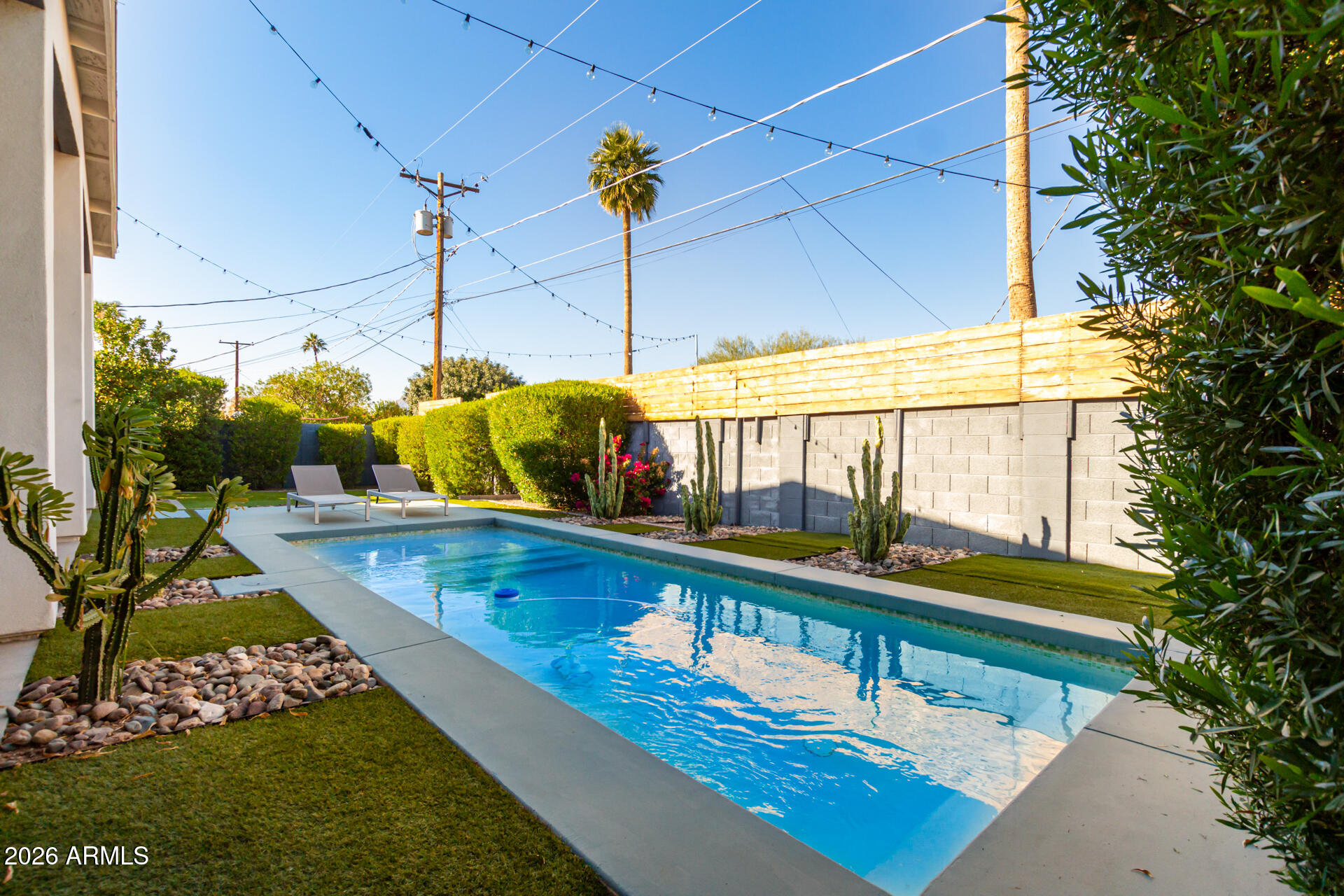 8302 E HEATHERBRAE Drive