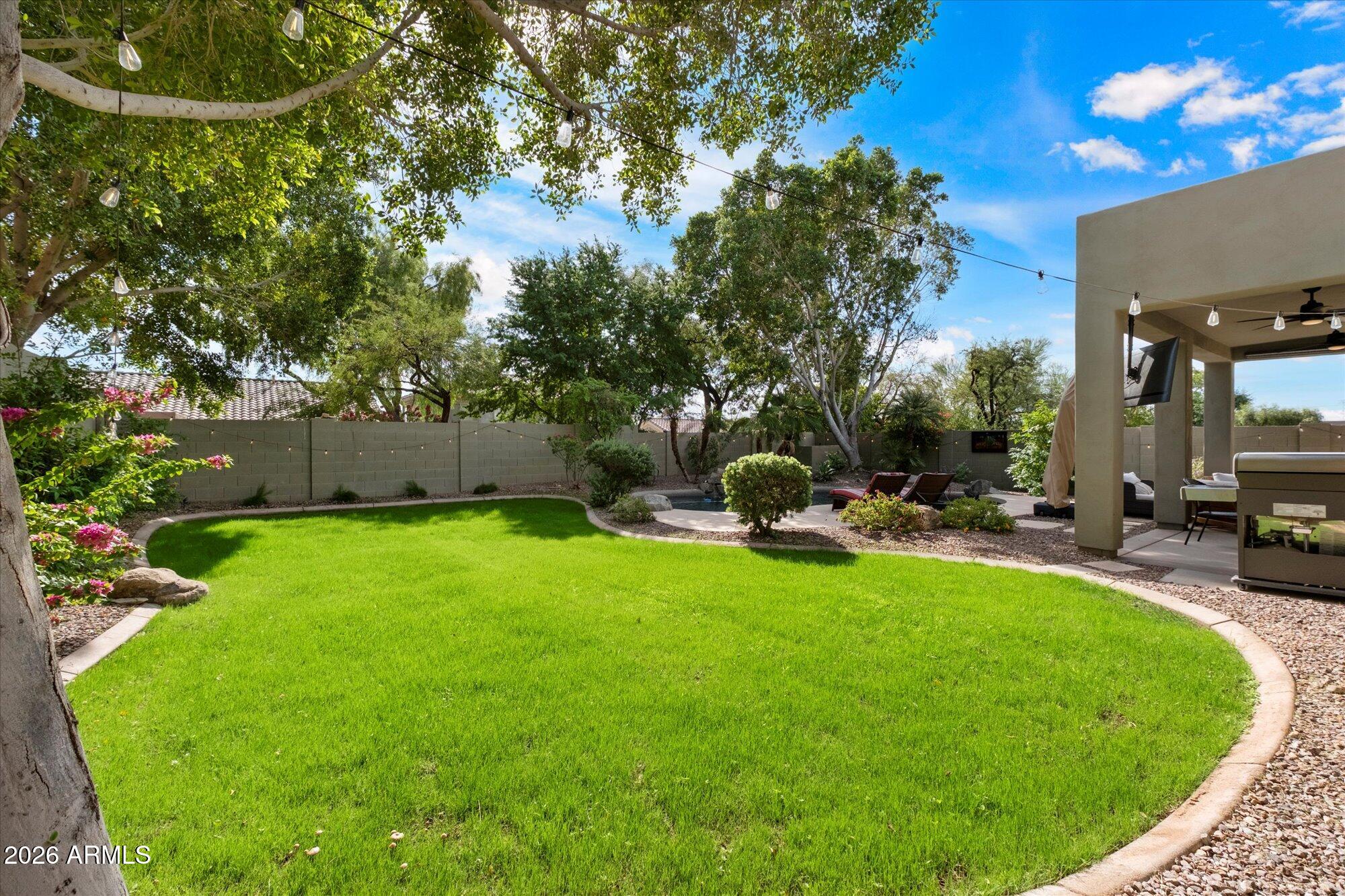 10559 E Sheena Drive