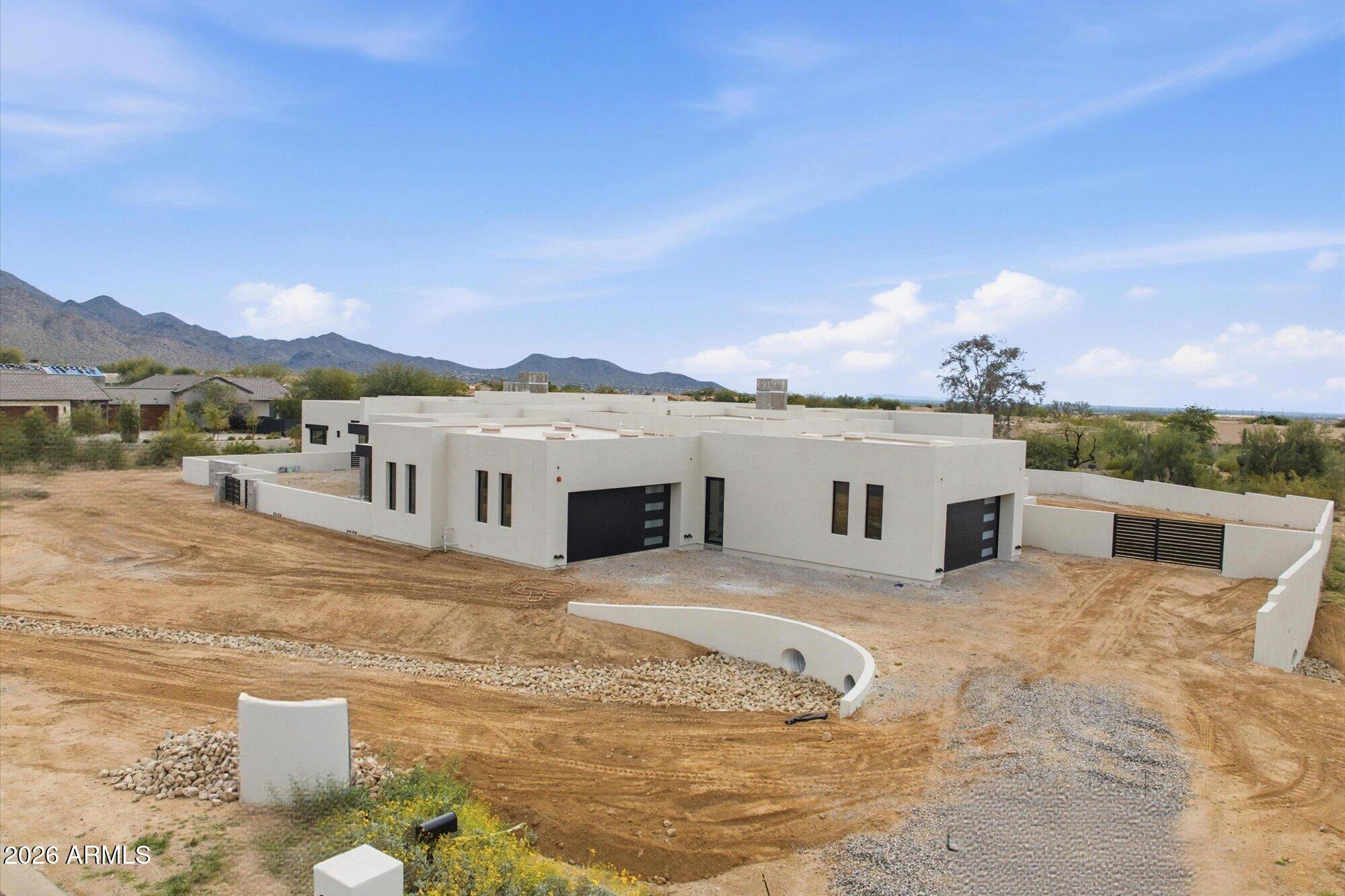 9021 E RIMROCK Drive