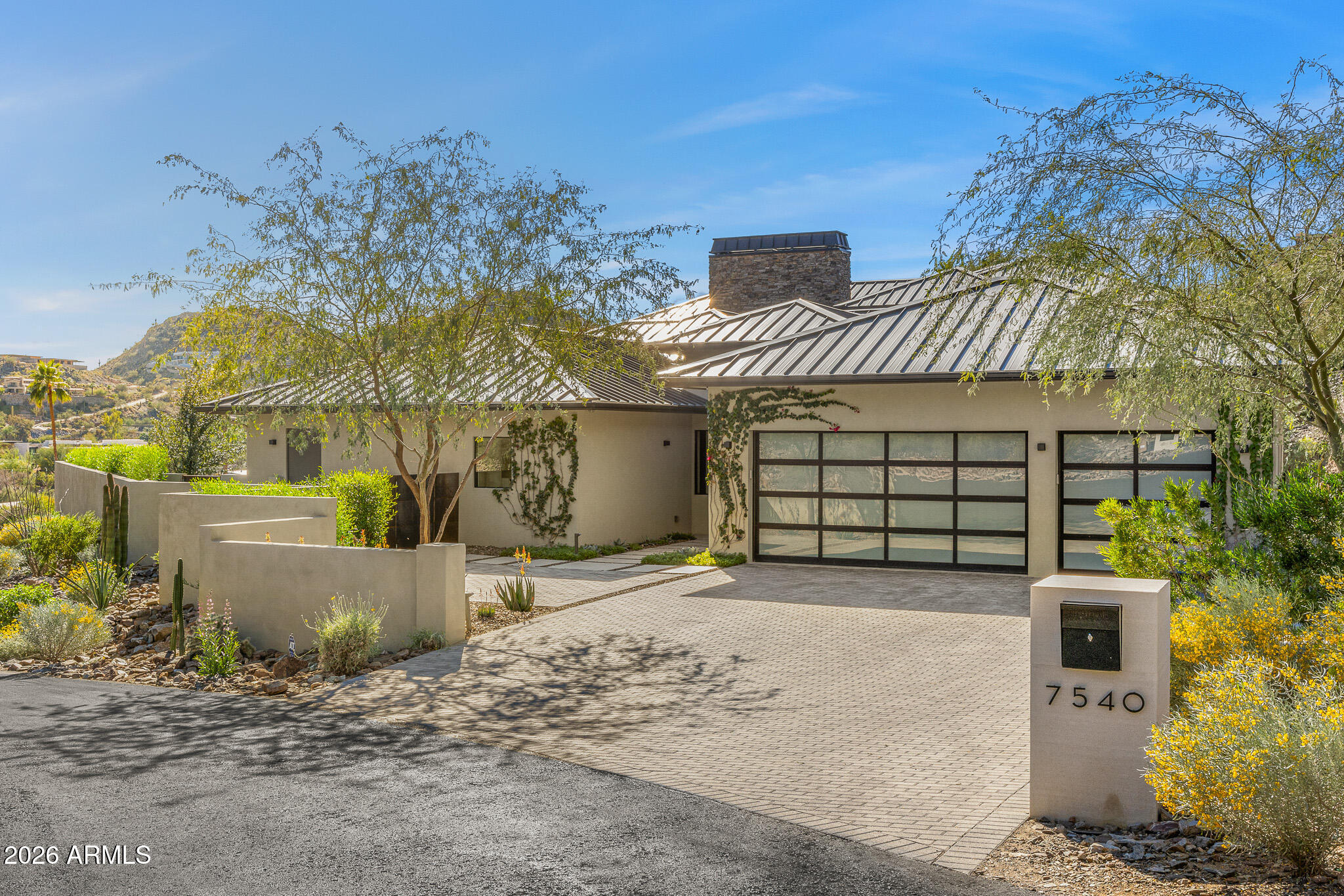 7540 N LAKESIDE Lane