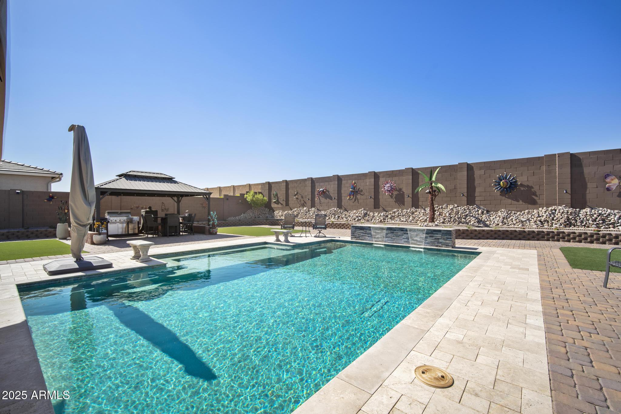 12512 W LAMAR Court