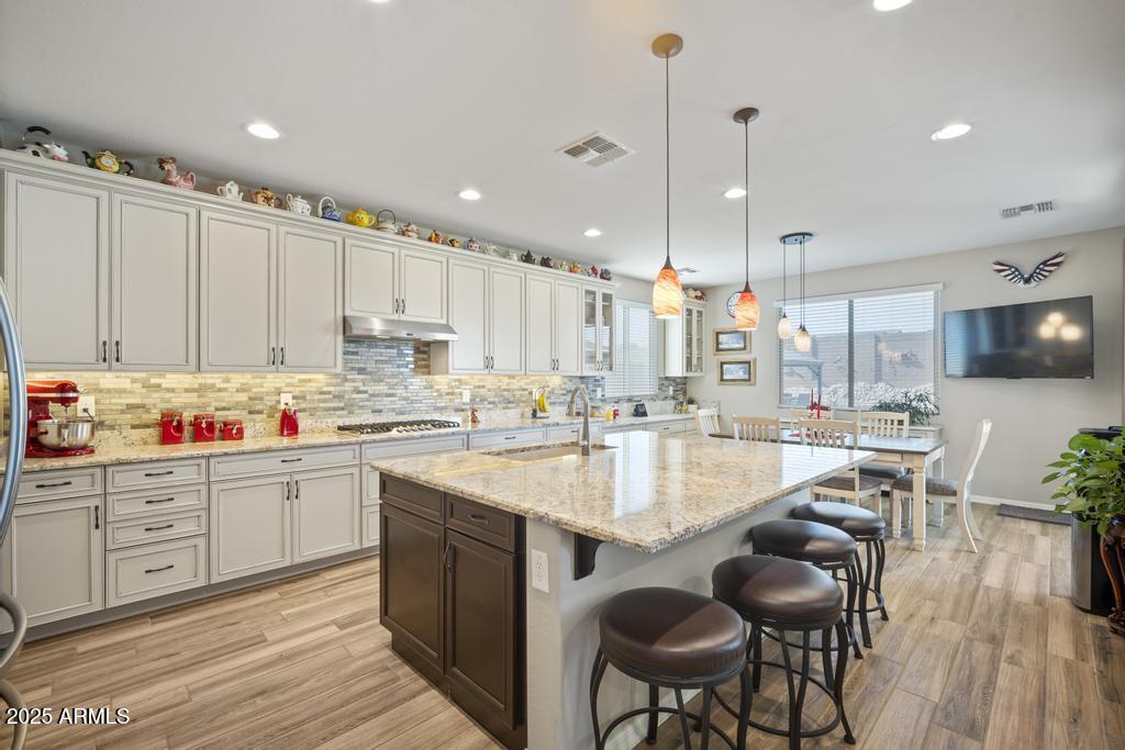 12512 W LAMAR Court