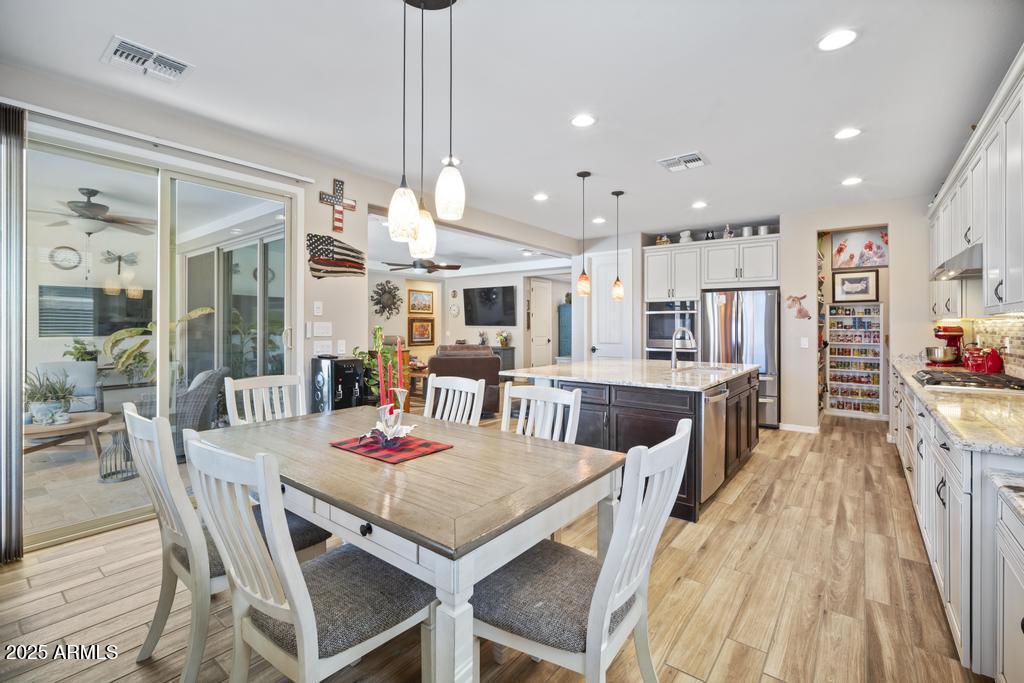 12512 W LAMAR Court
