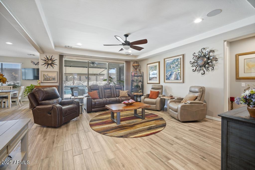 12512 W LAMAR Court