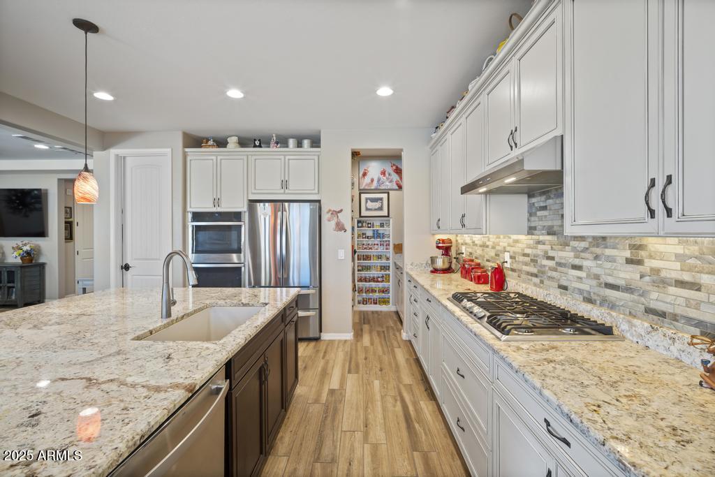 12512 W LAMAR Court