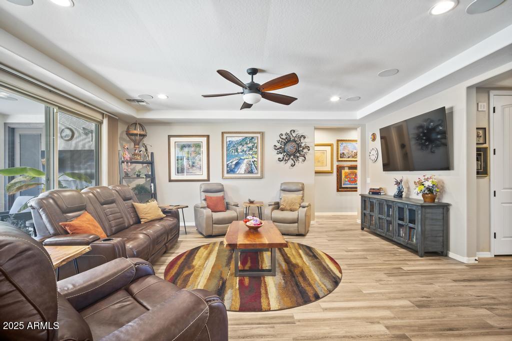 12512 W LAMAR Court