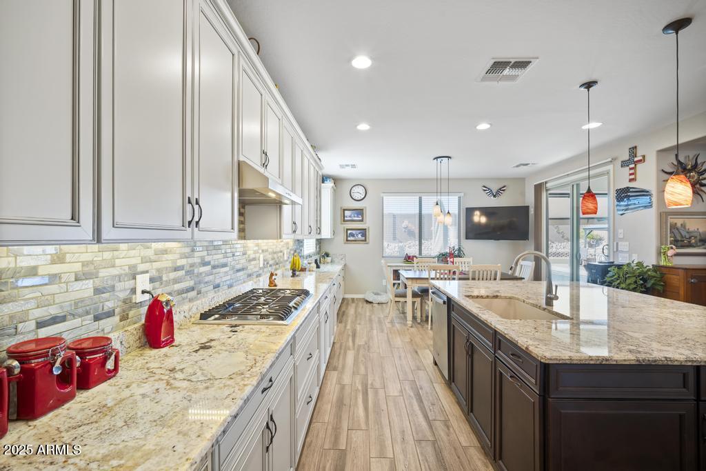 12512 W LAMAR Court