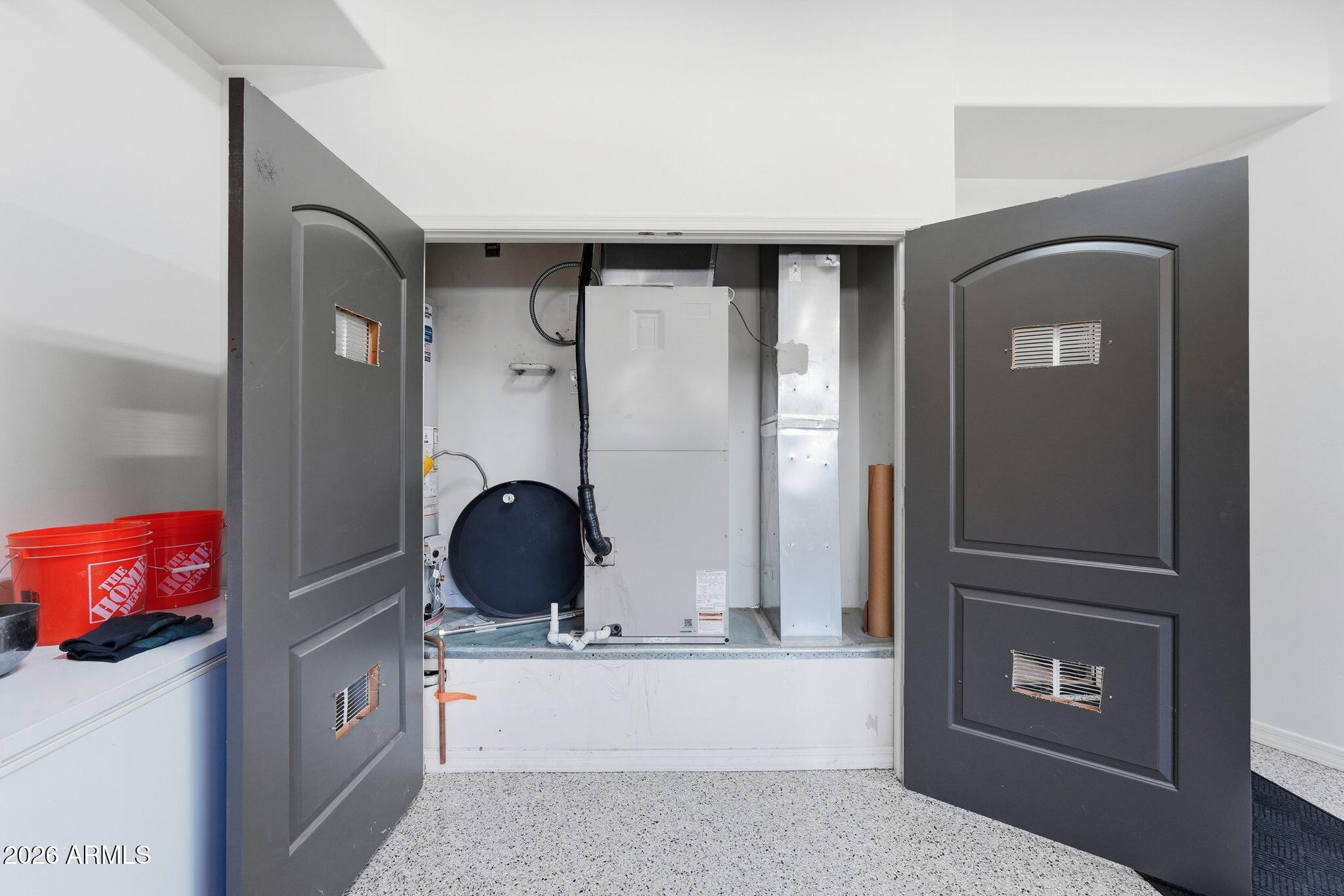 6202 E MCKELLIPS Road 11