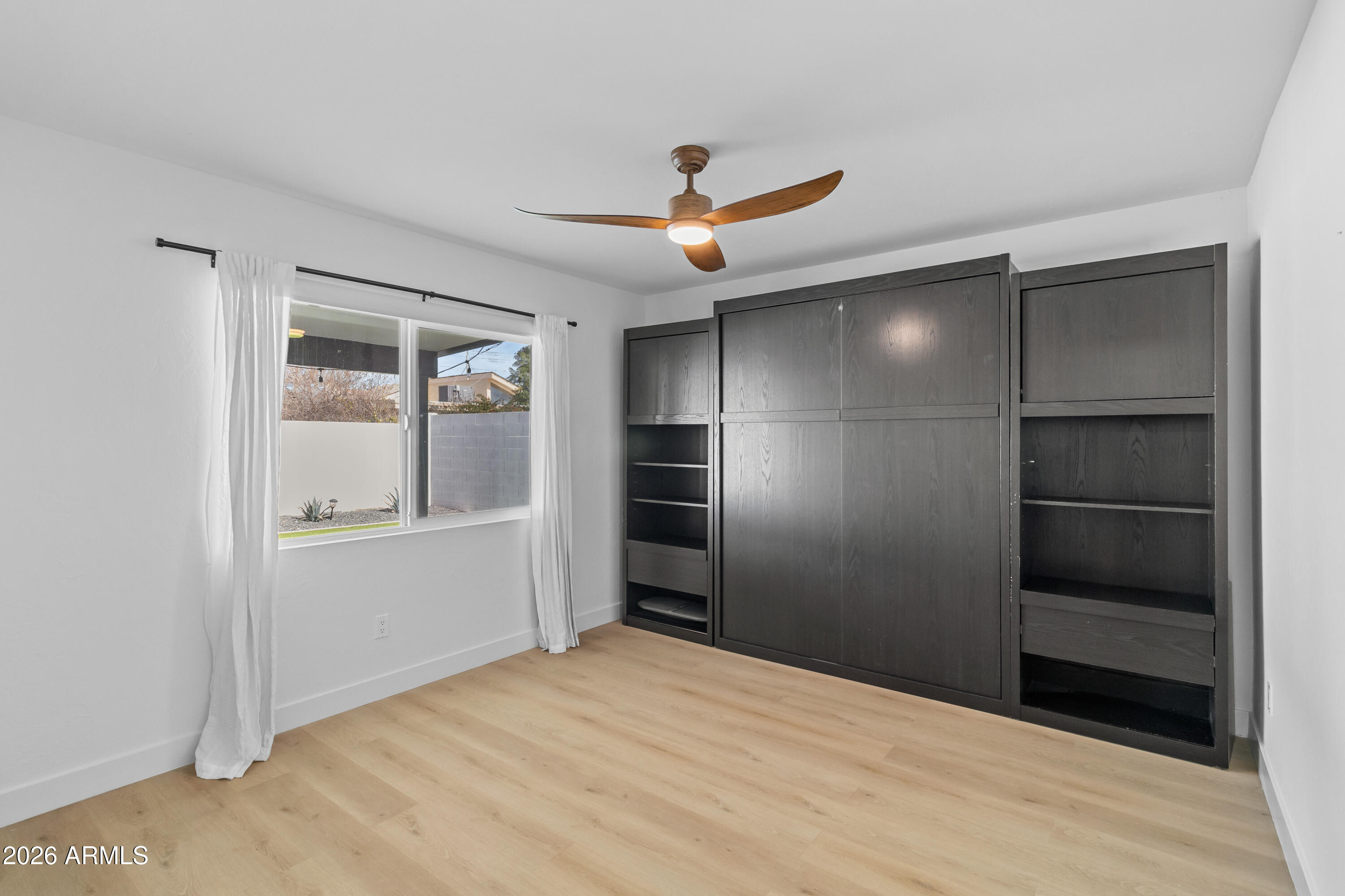 5508 E CAMBRIDGE Avenue