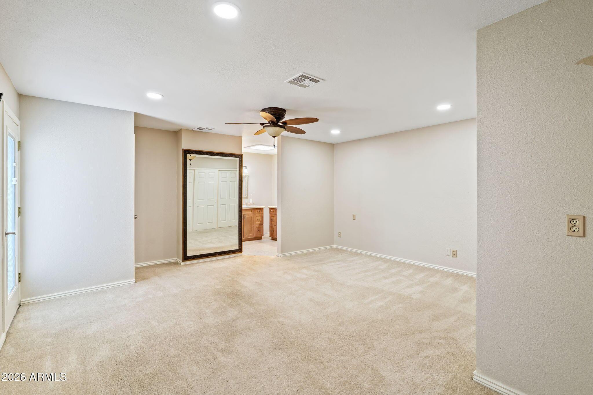 3007 N 84TH Place