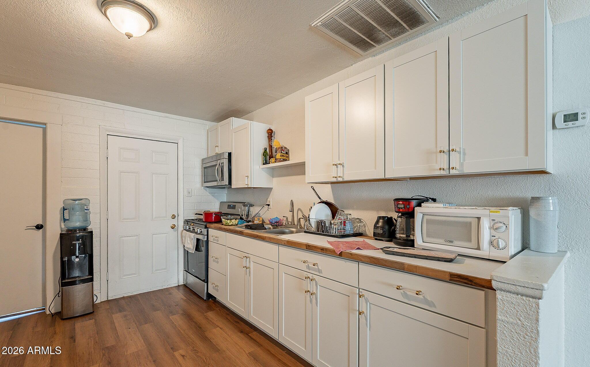 1021 N HAROLD Street