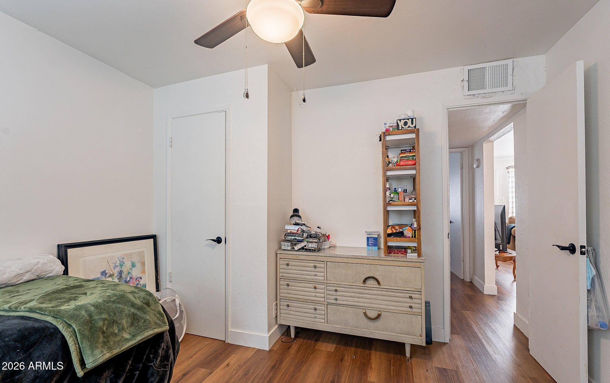 1021 N HAROLD Street