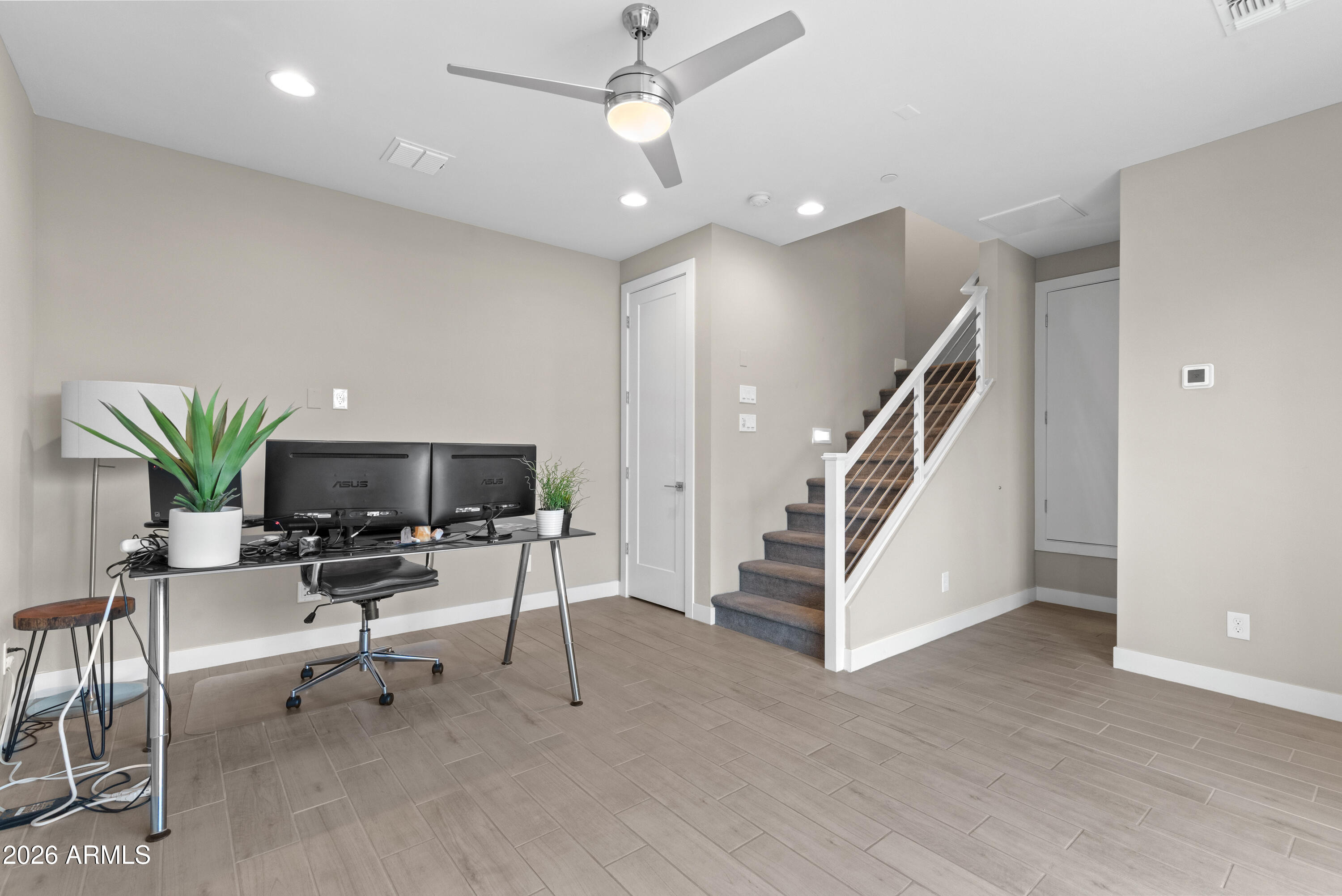 1717 E MORTEN Avenue 3