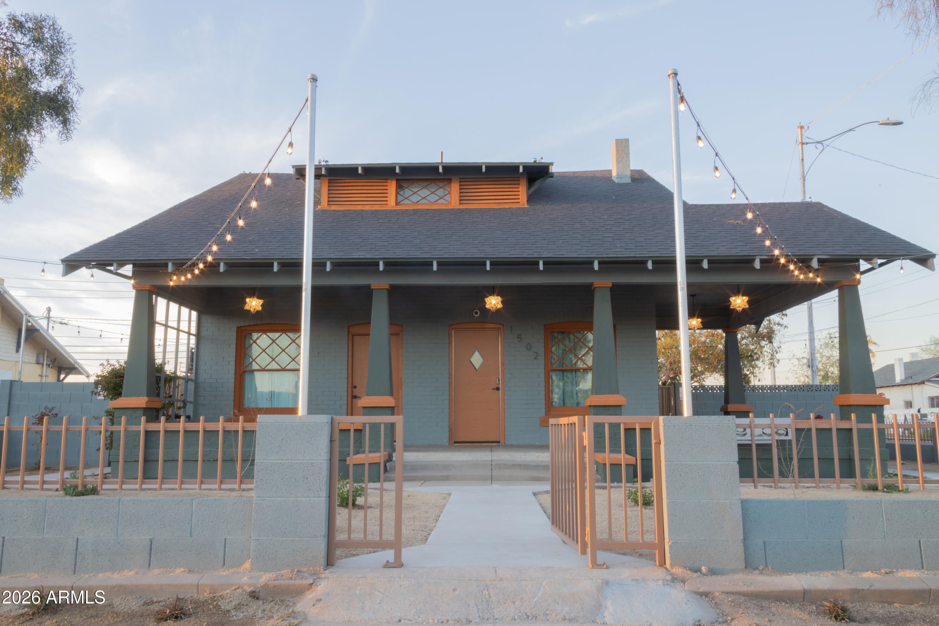 1502 W MONROE Street