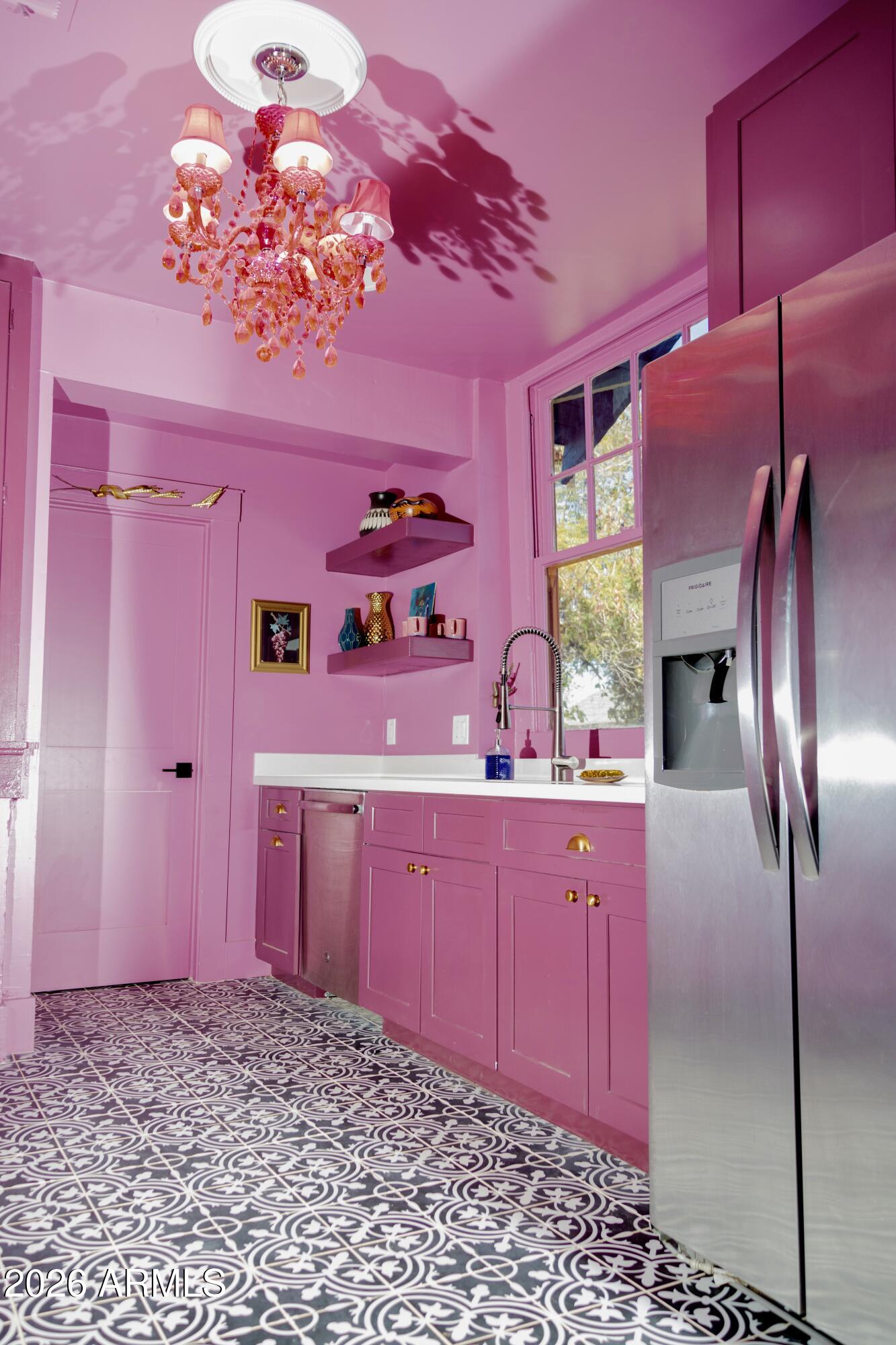 1502 W MONROE Street