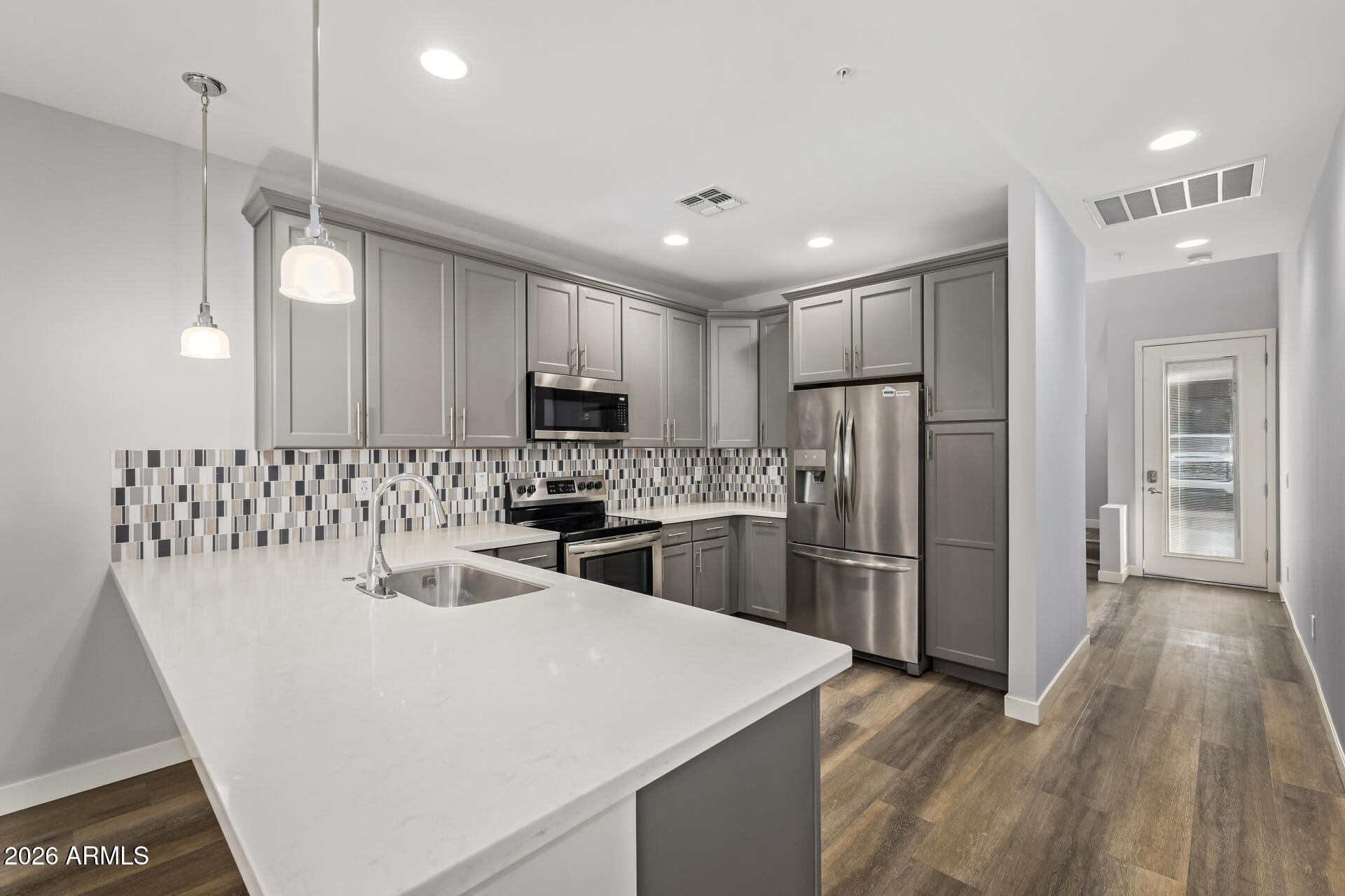 2315 E PINCHOT Avenue 126