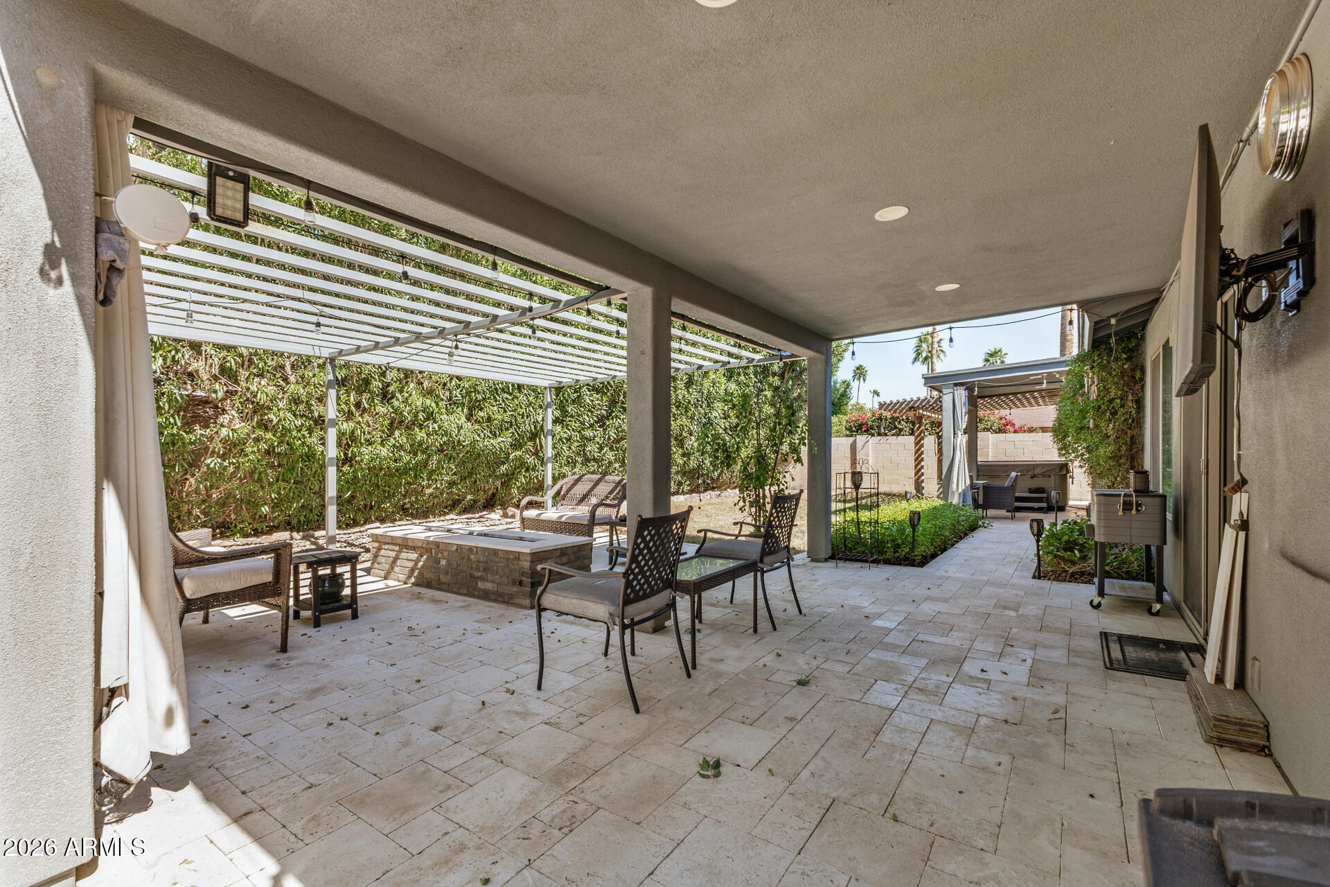 10710 E CLINTON Street