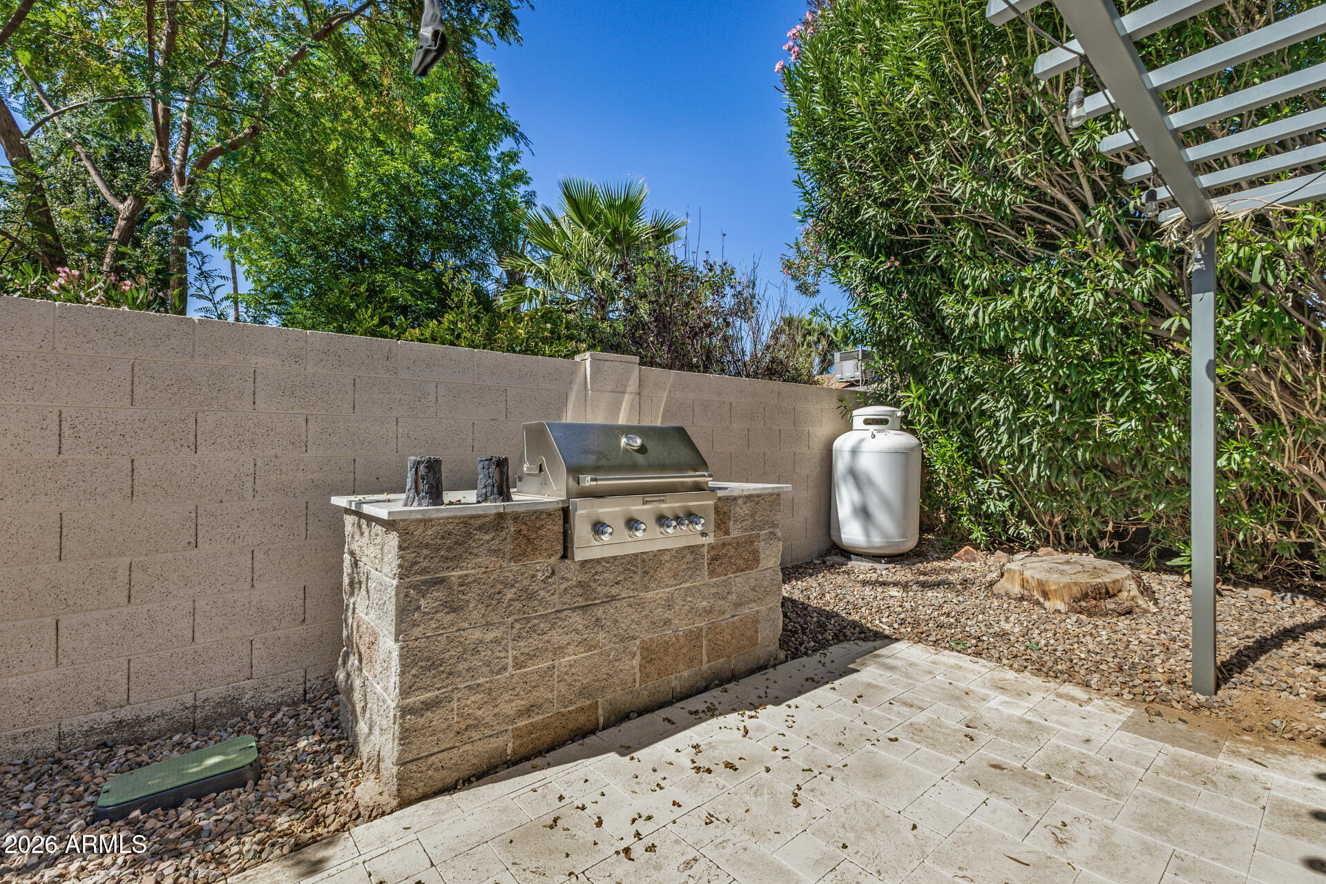 10710 E CLINTON Street