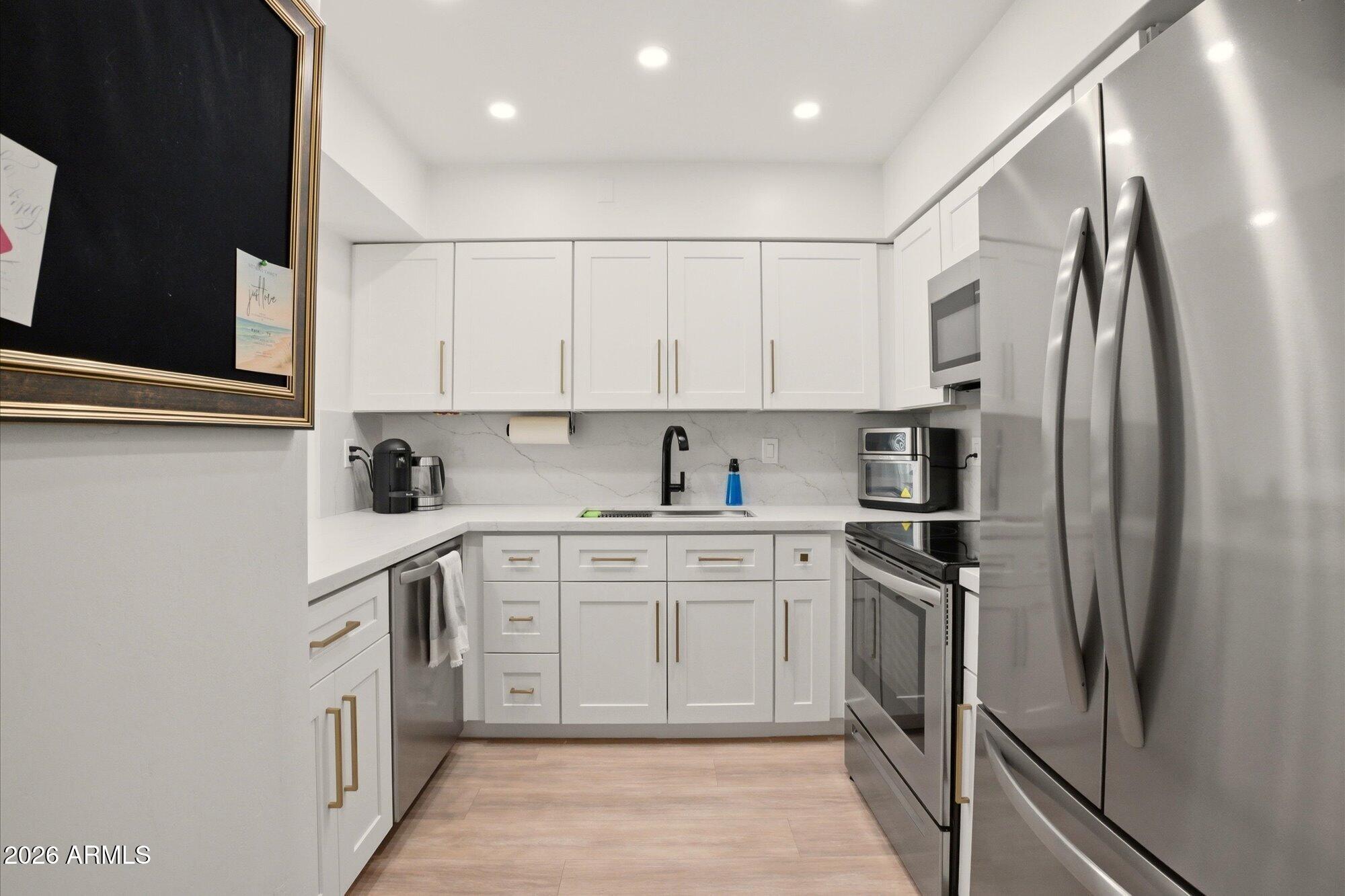 3702 E MONTEROSA Street 6