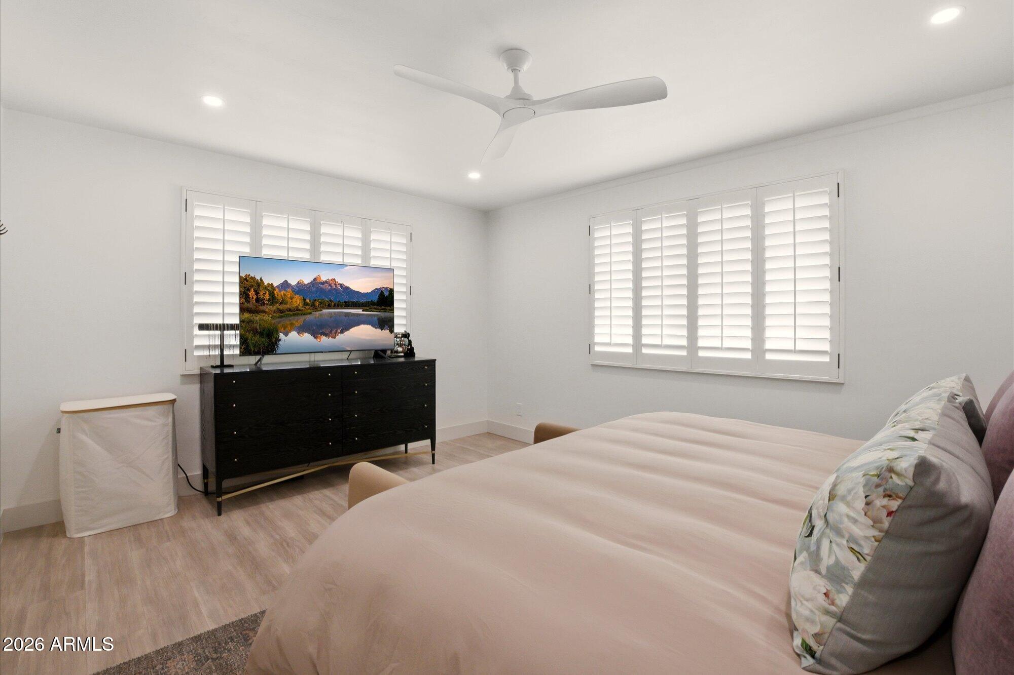 3702 E MONTEROSA Street 6