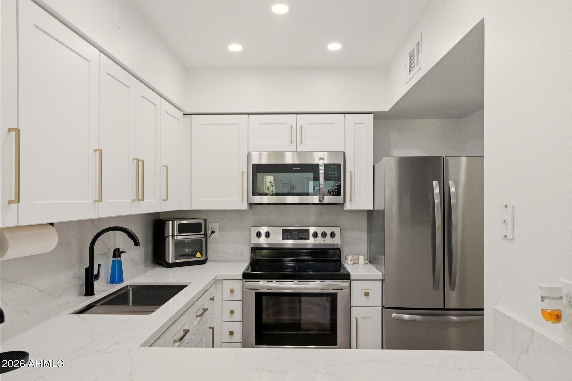 3702 E MONTEROSA Street 6