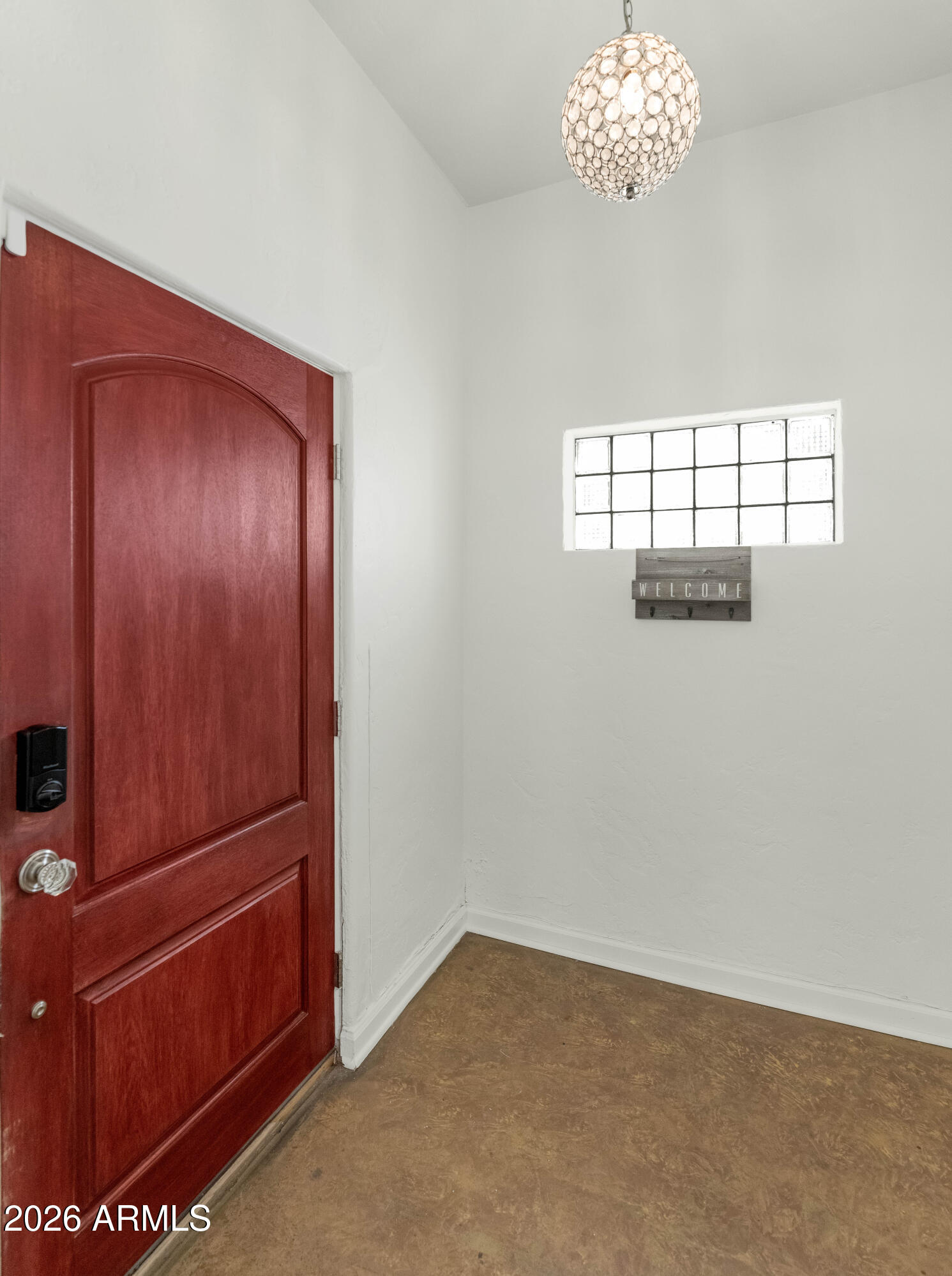 114 W WINDSOR Avenue