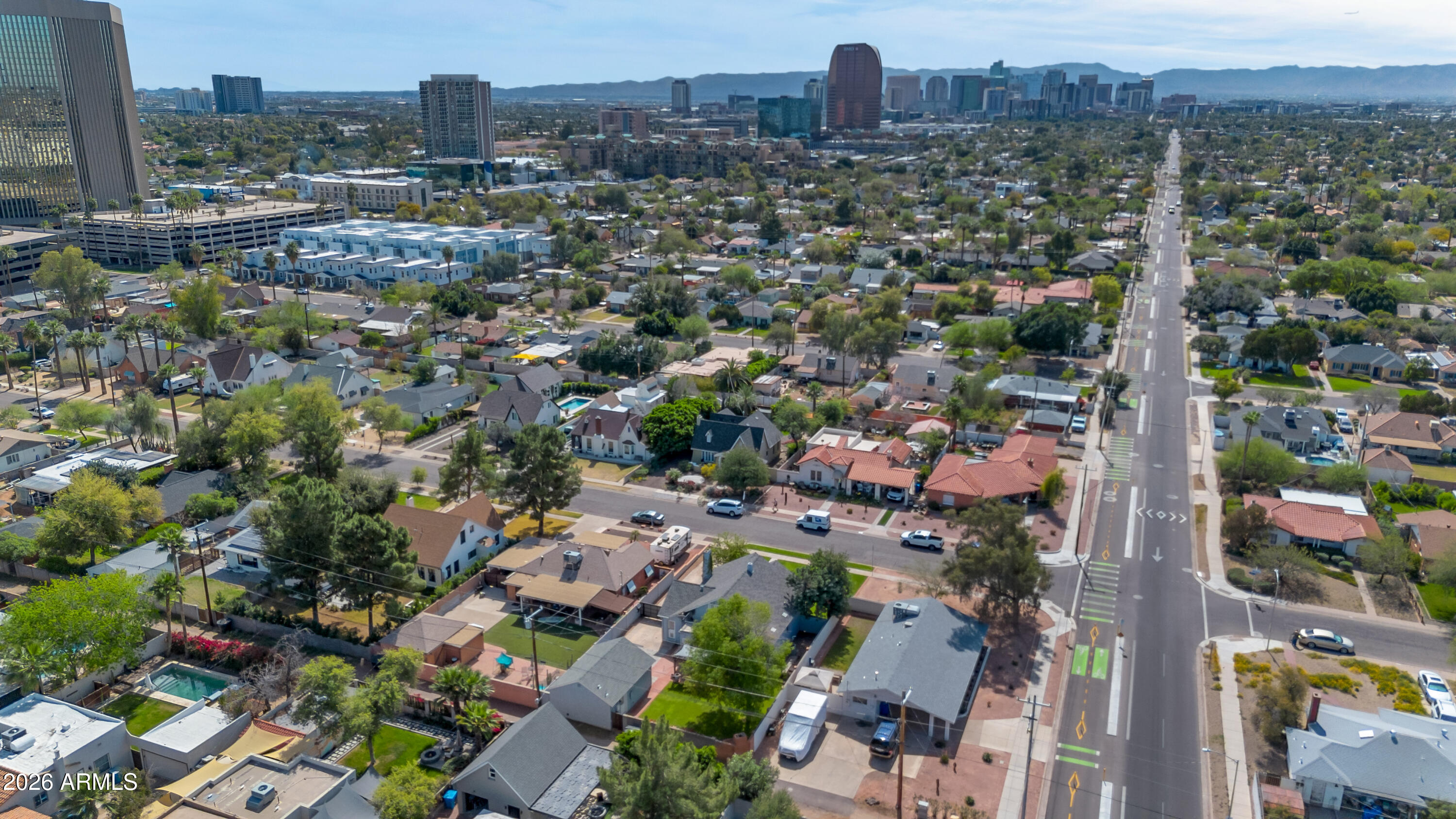 114 W WINDSOR Avenue