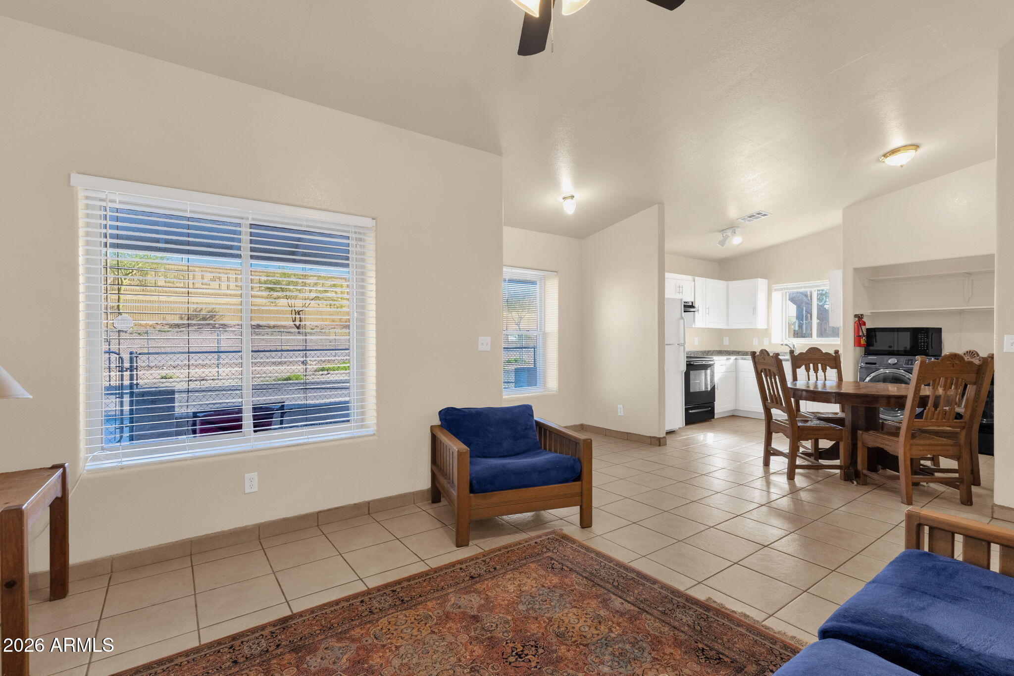 1121 N 25TH Place