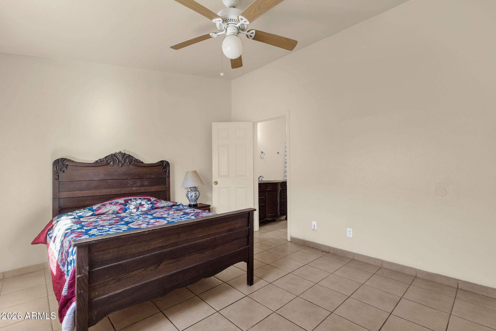 1121 N 25TH Place