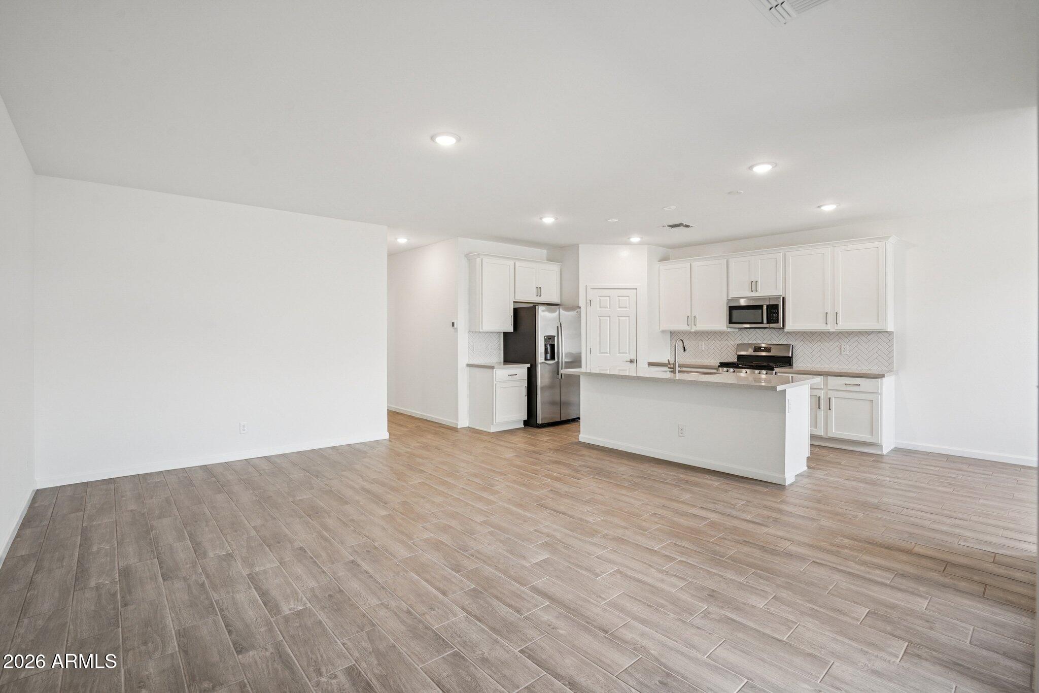 47624 W KENNER Drive