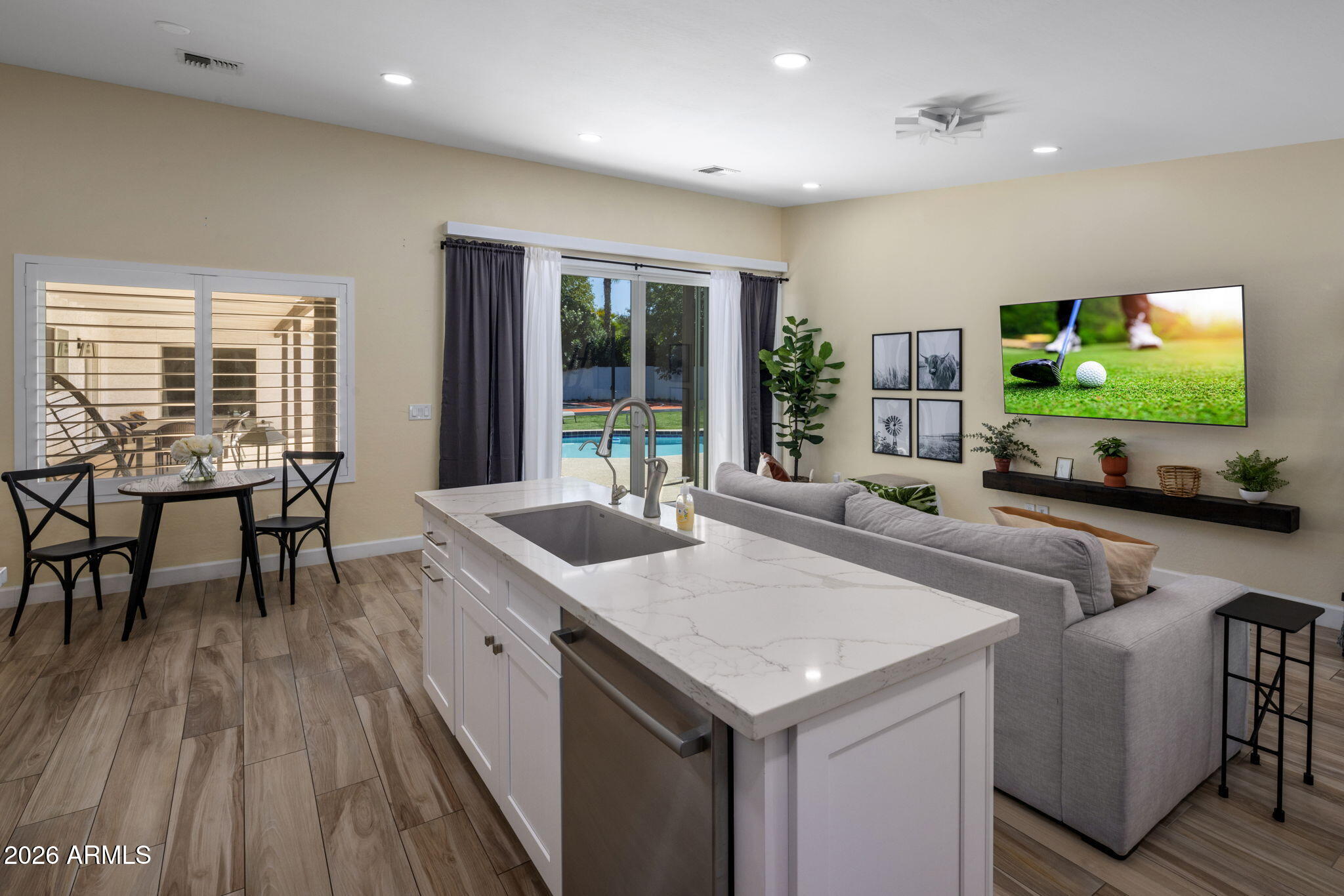 5839 E VOLTAIRE Avenue