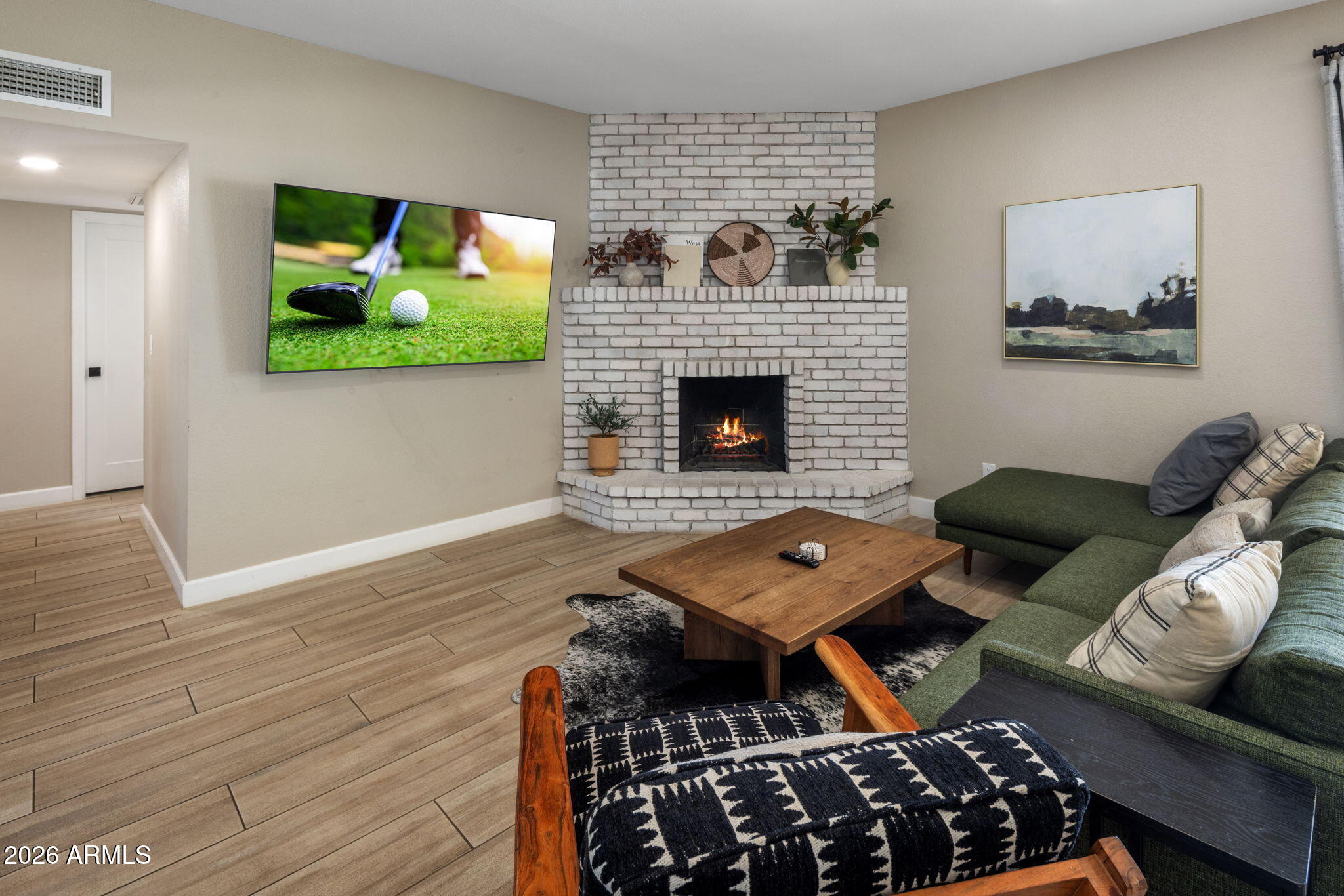 5839 E VOLTAIRE Avenue