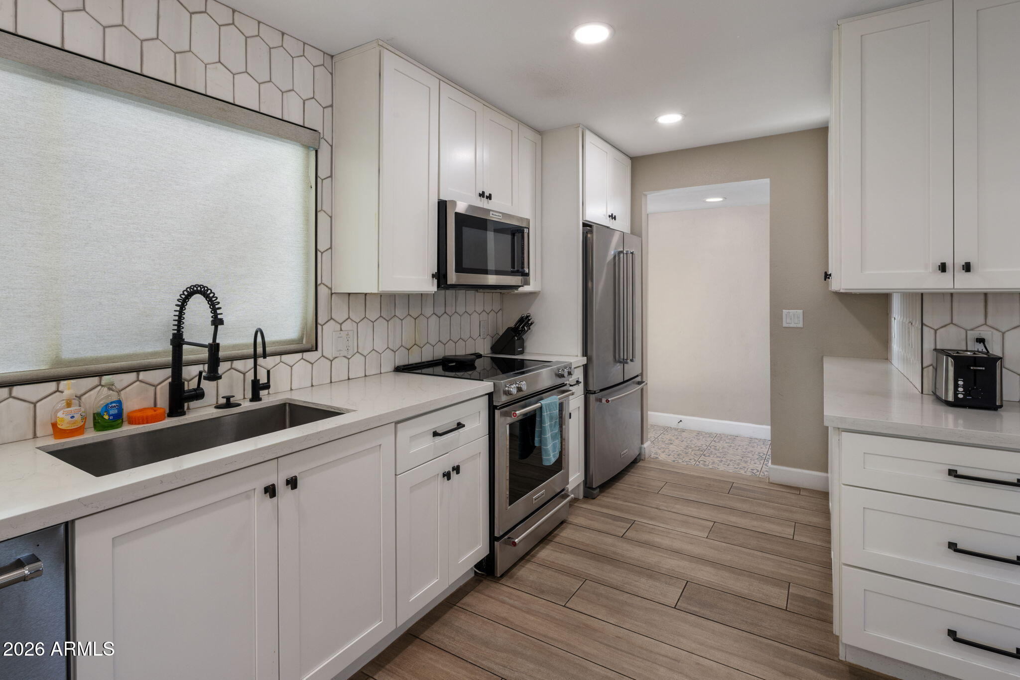 5839 E VOLTAIRE Avenue