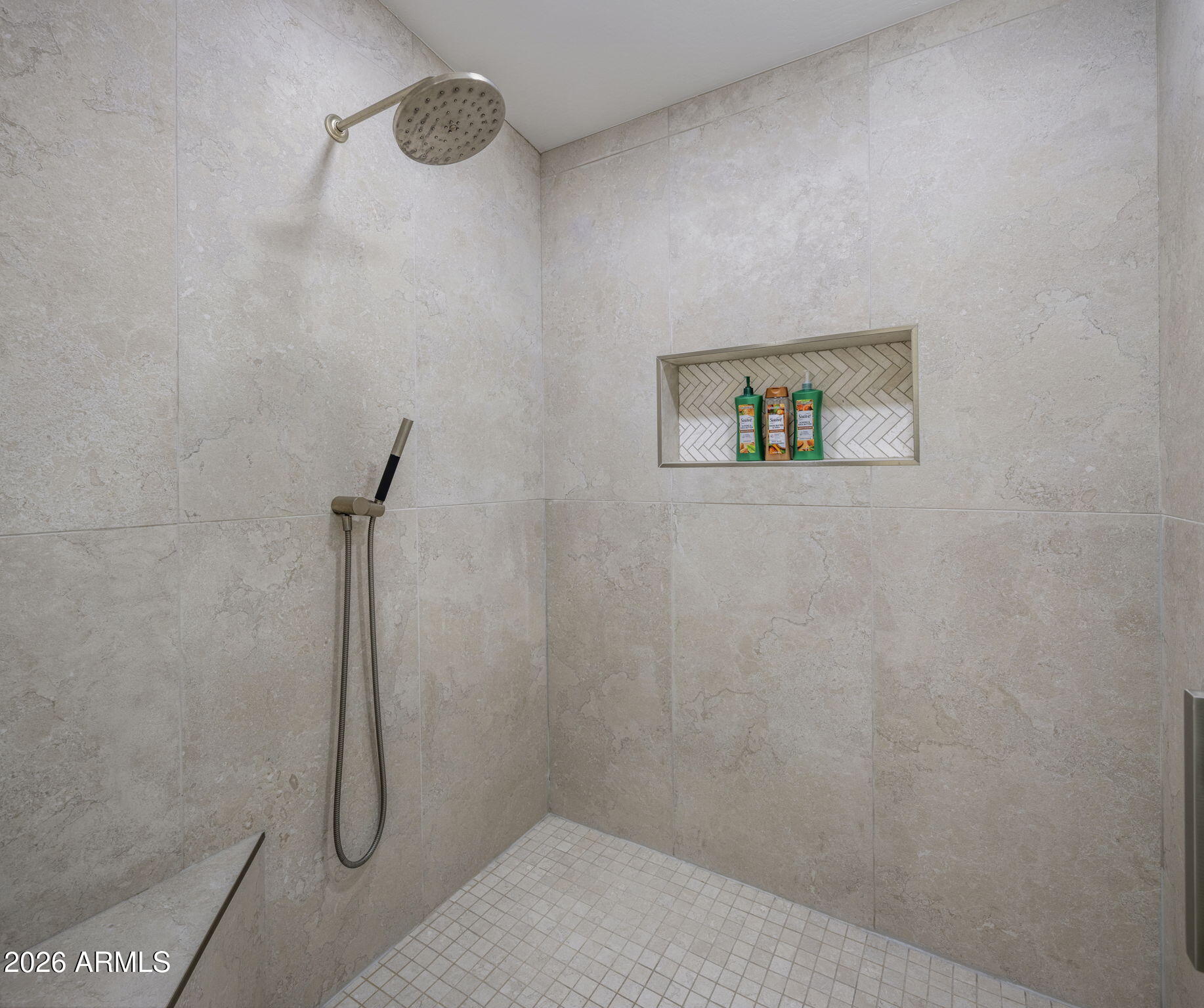 5839 E VOLTAIRE Avenue